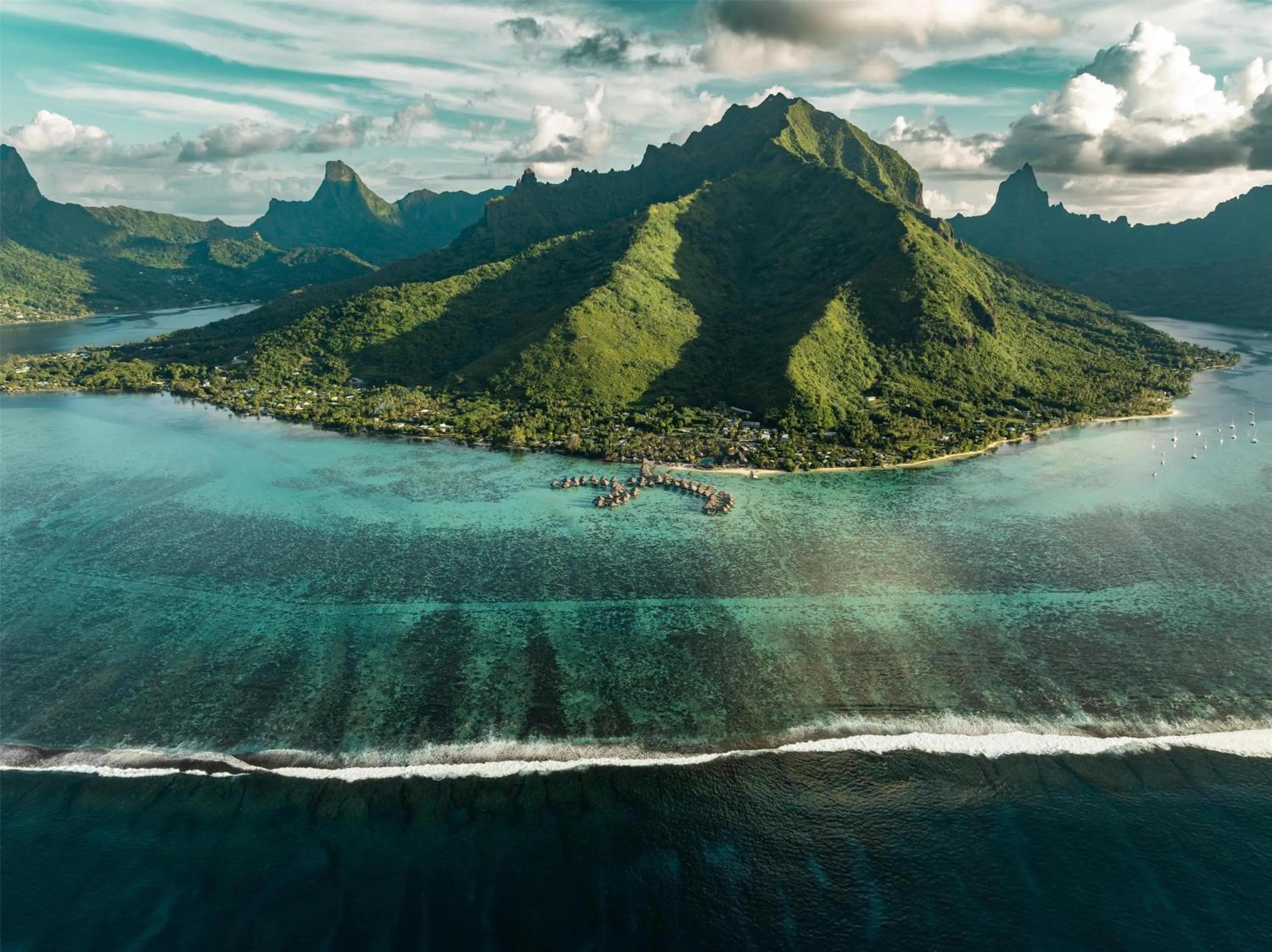 Property building in Hilton Moorea Lagoon Resort & Spa