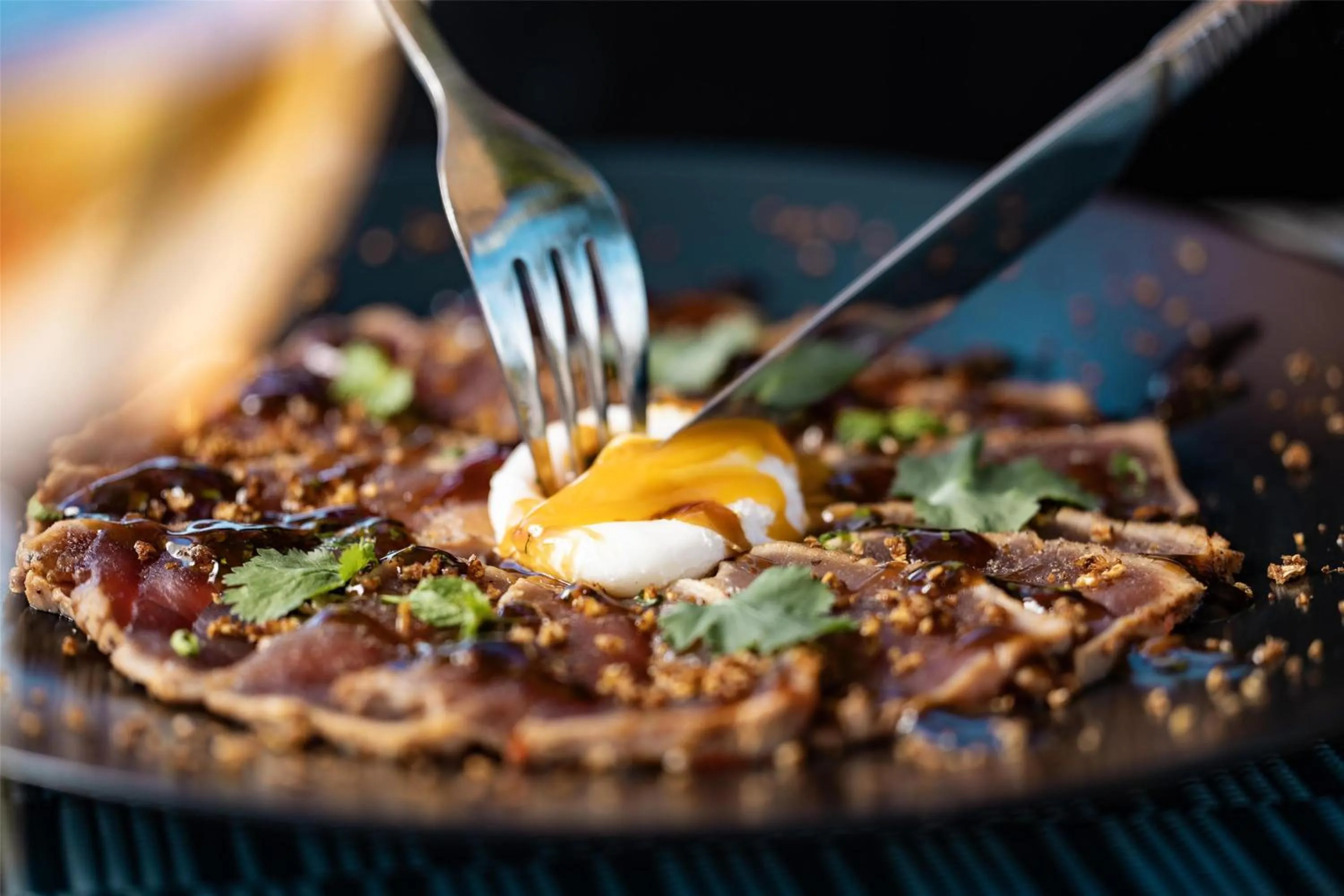 Dining area in Hilton Moorea Lagoon Resort & Spa