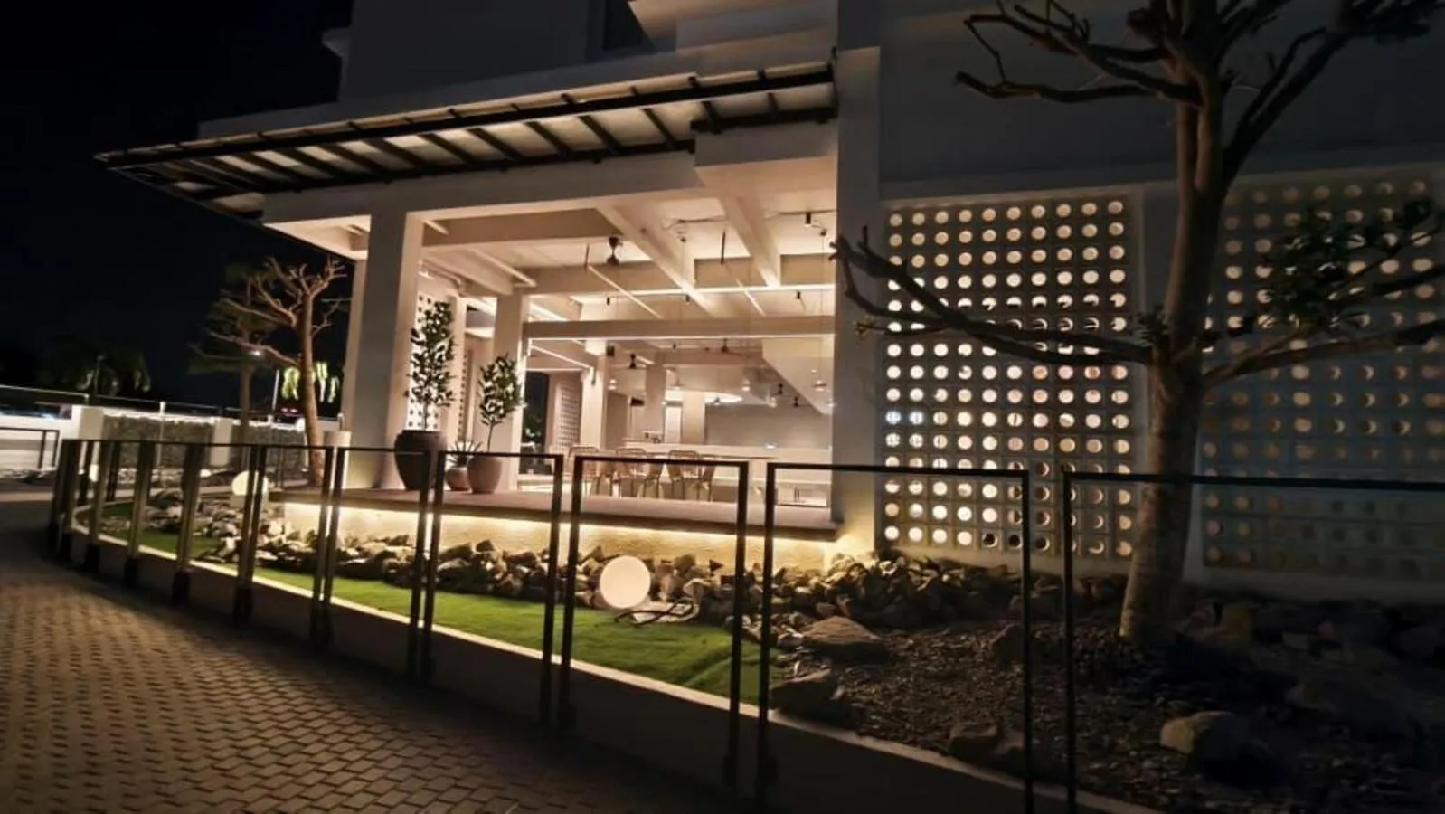 Property building in Blanco Apartment Hotel