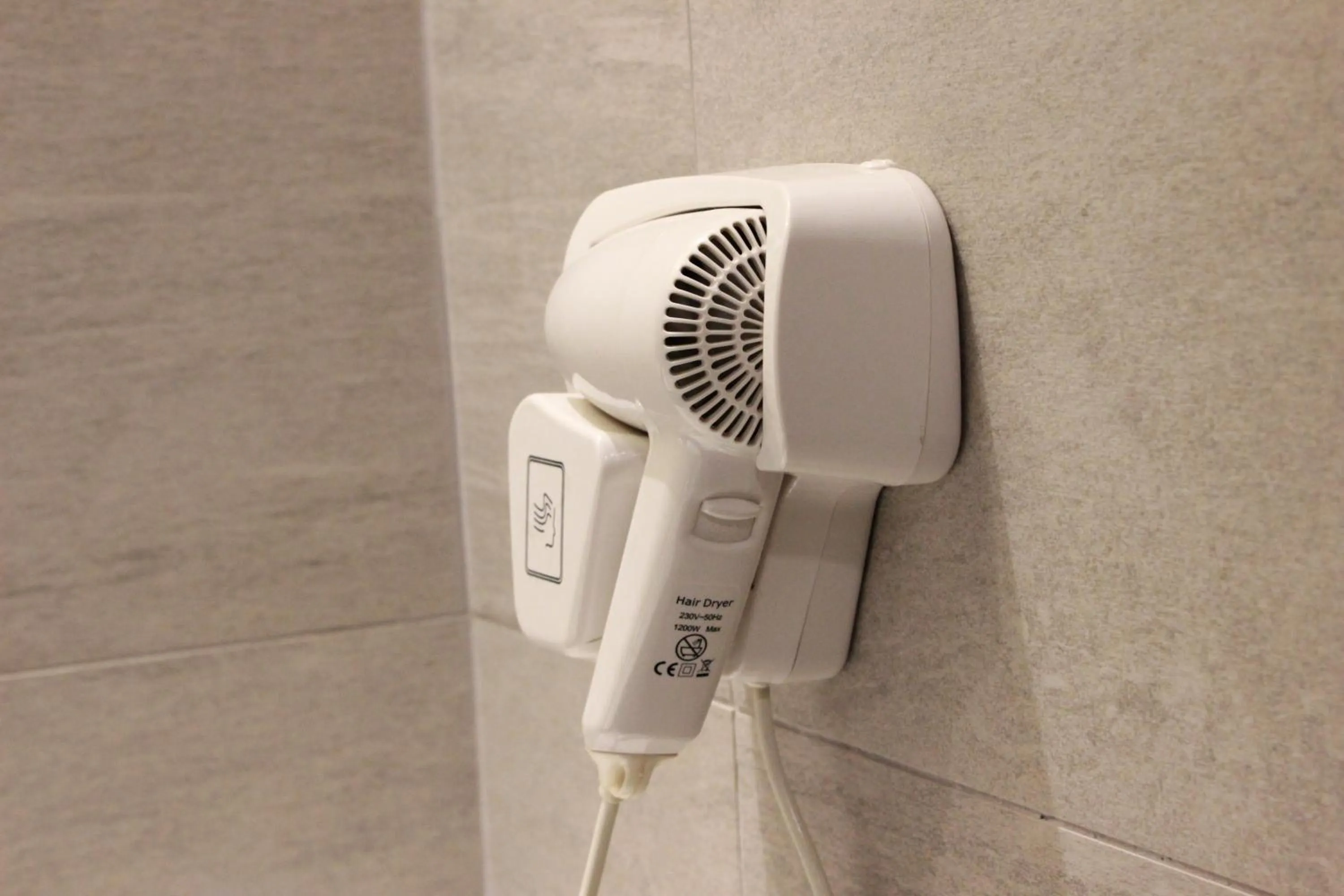 heating in Hotel Maluri