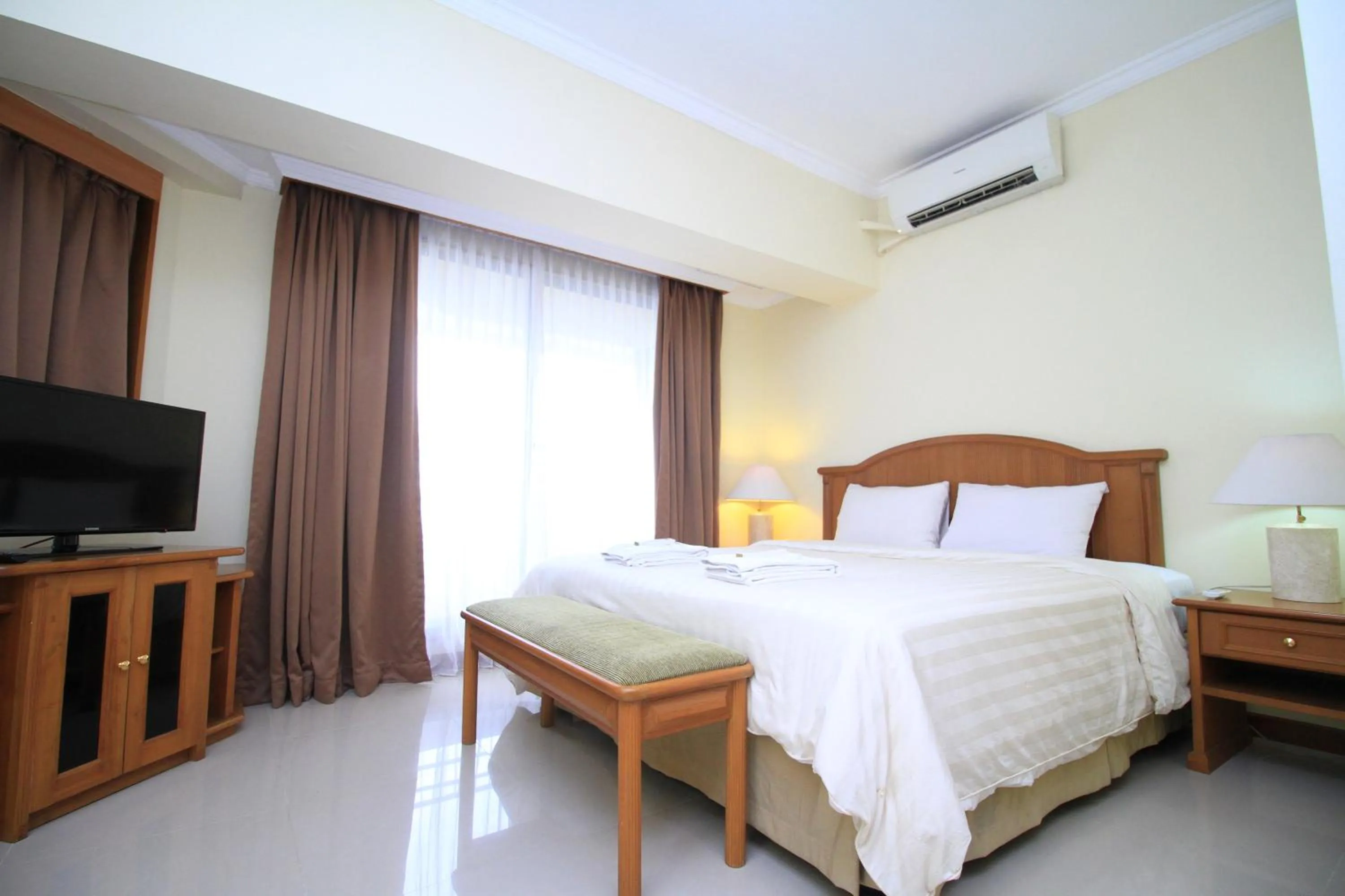 Bedroom, Bed in The Sultan Hotel & Residence Jakarta