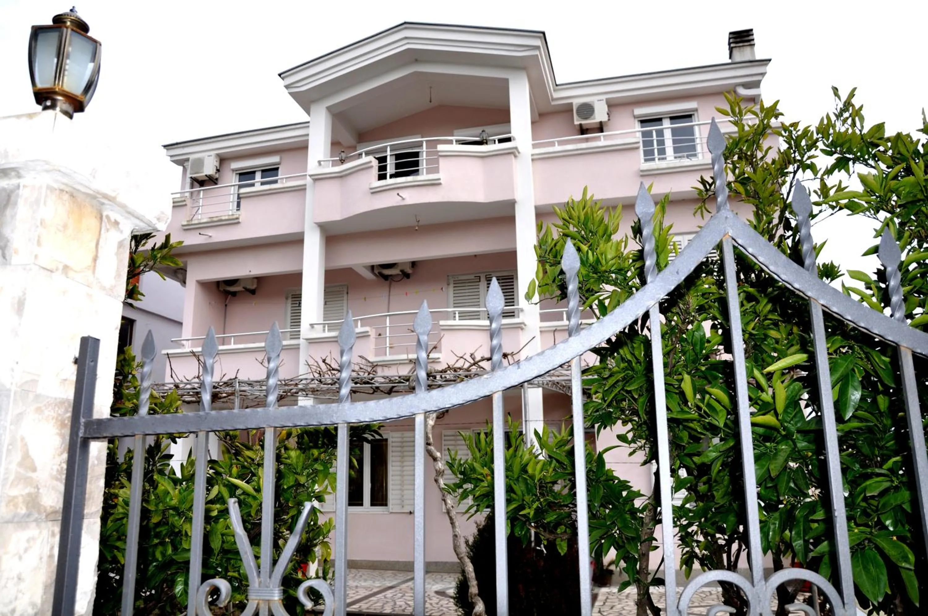 Facade/entrance in Apartments Perezaj