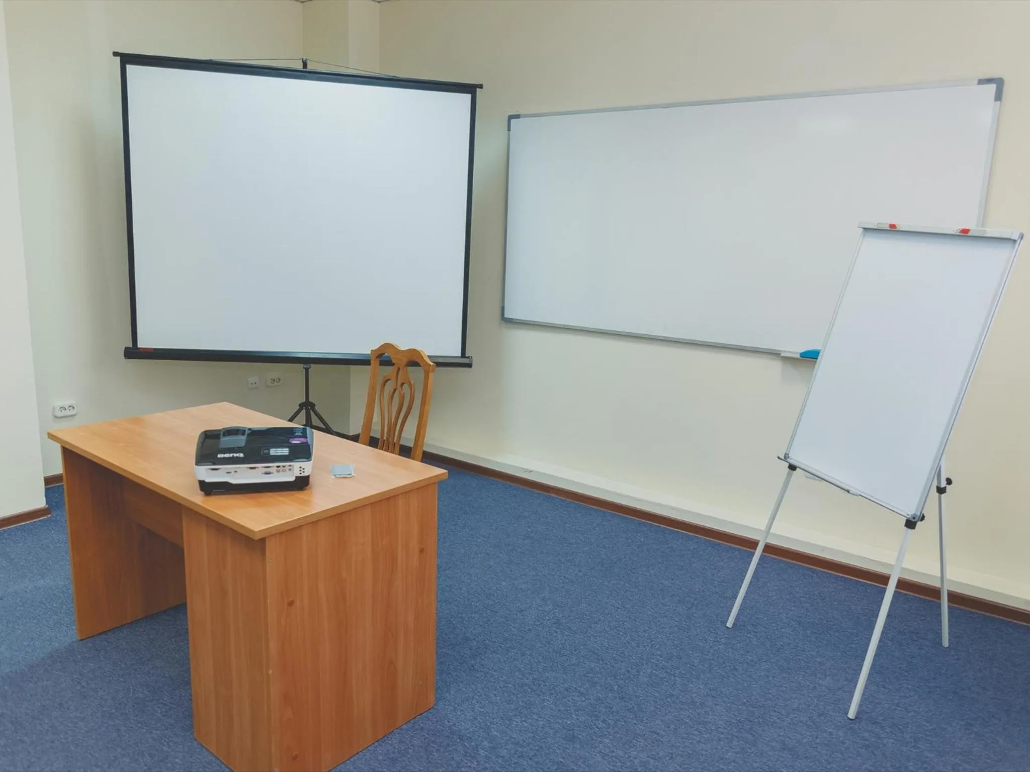 Business facilities in Victoria Palace