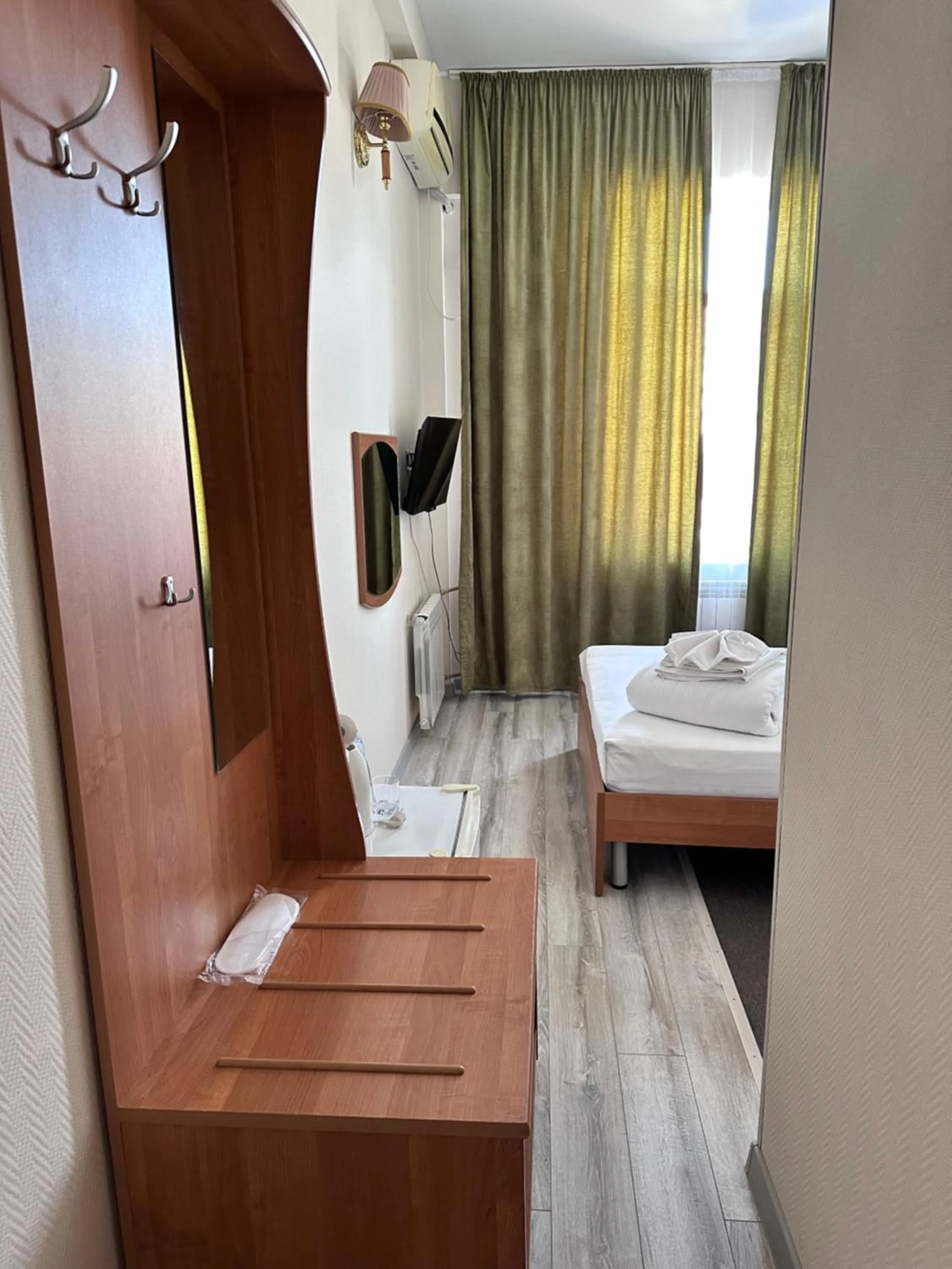 Bed in Victoria Palace