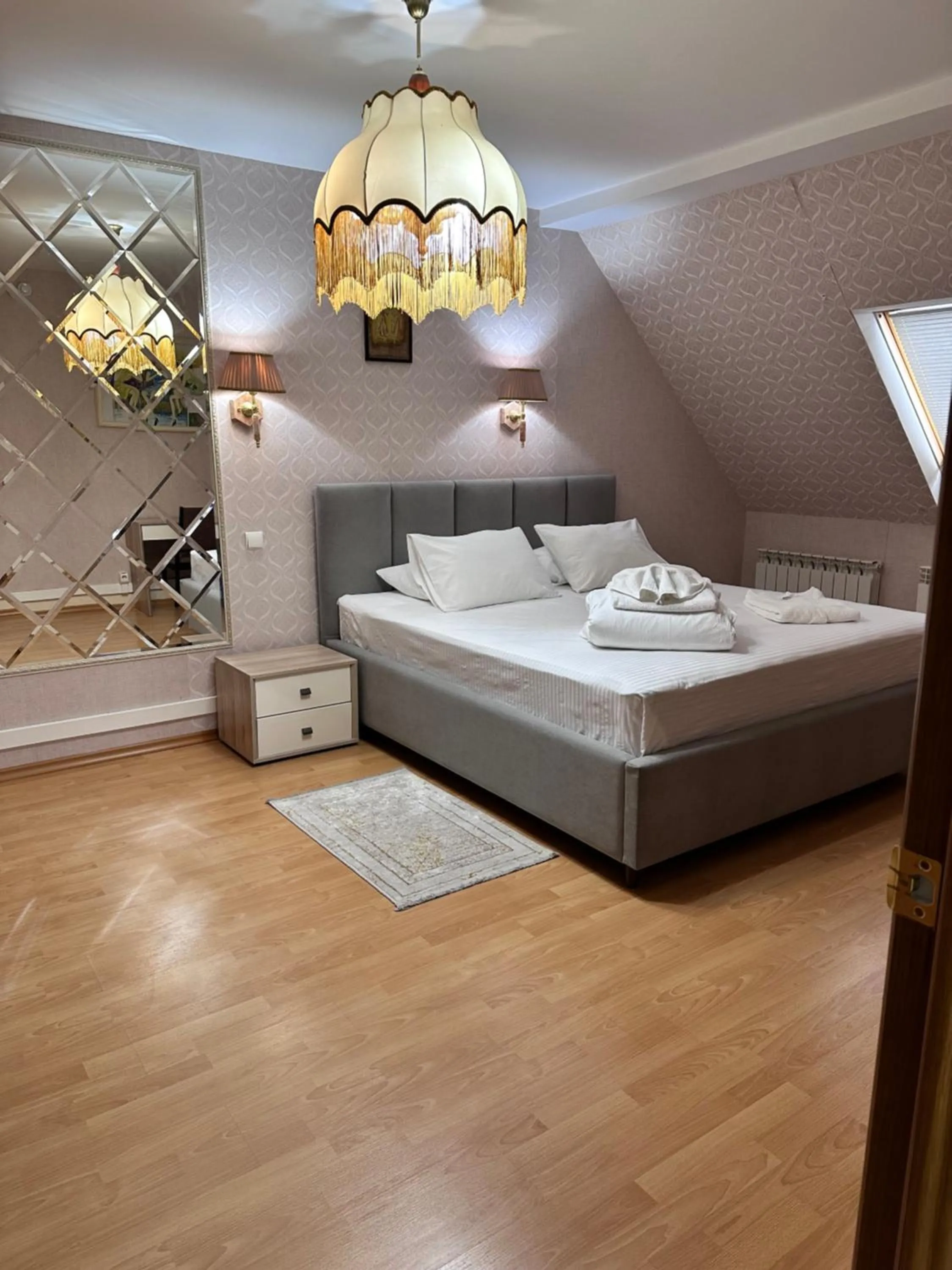 Bed in Victoria Palace