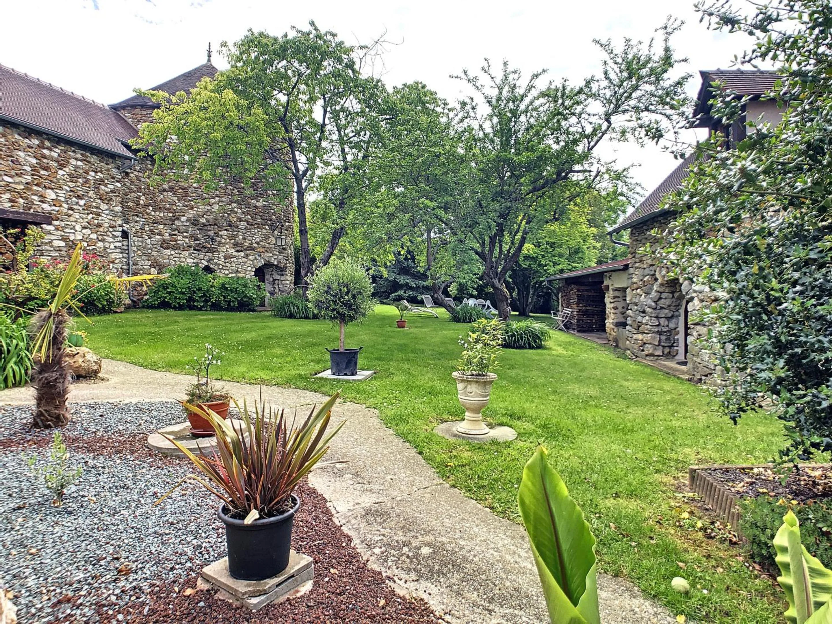 Garden in Trois logements indépendant au Grande Vigne