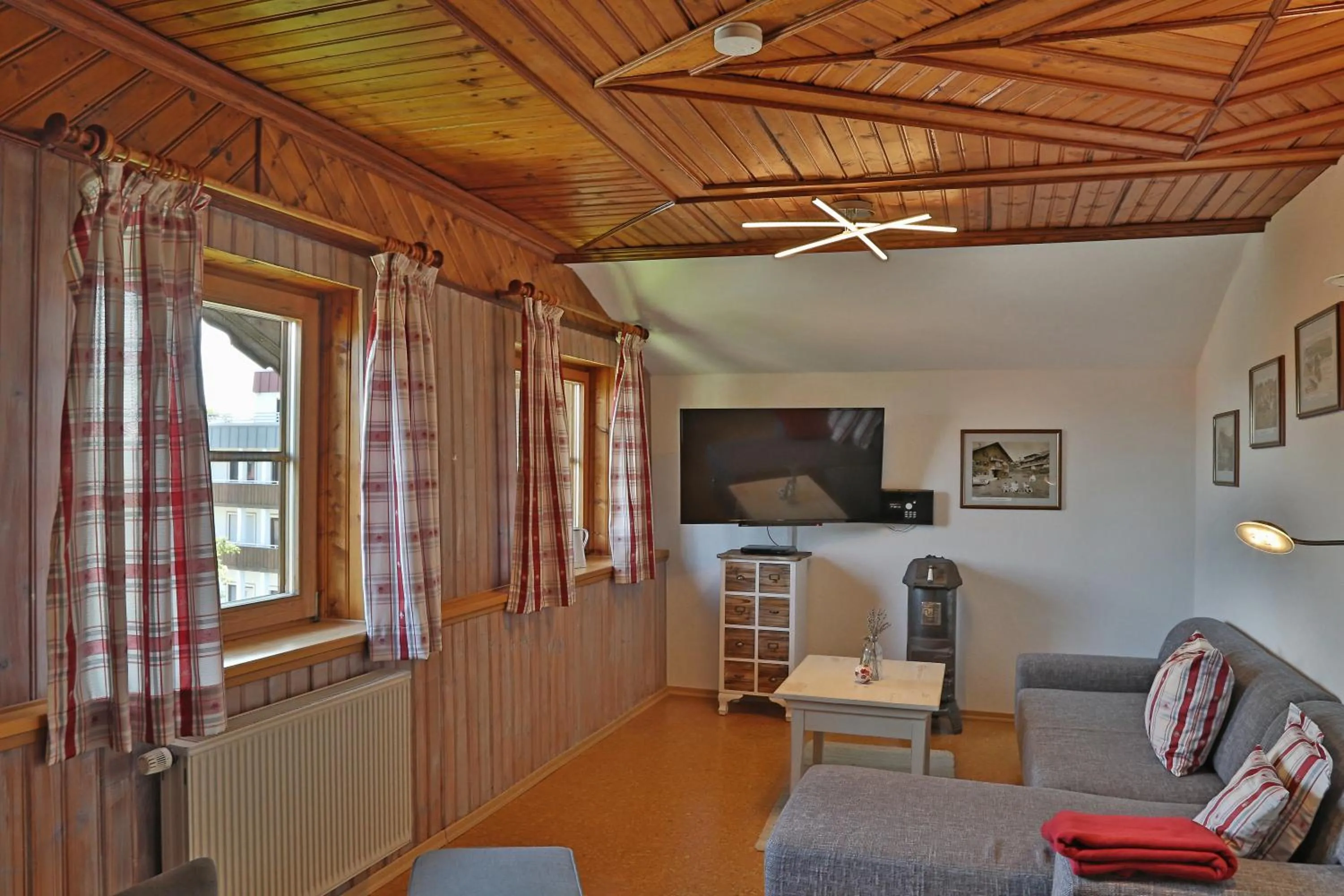 TV and multimedia in Alpenstern Finy, Bio-Gästehaus