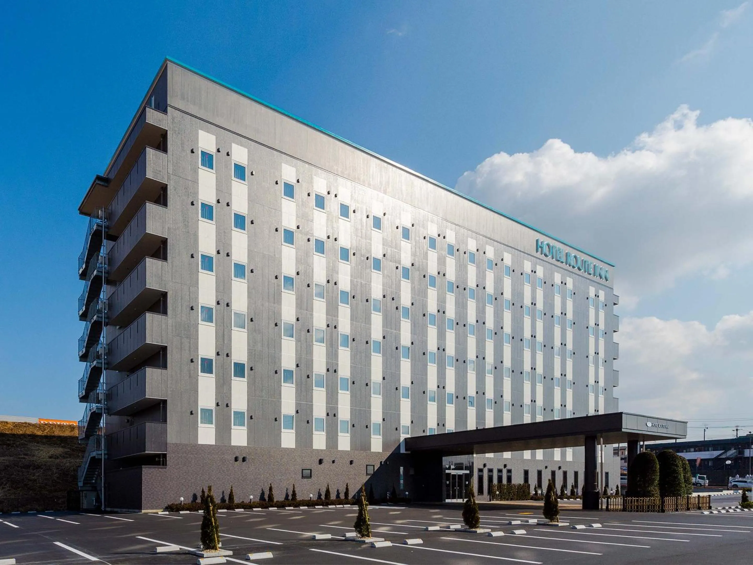 Hotel Route-inn Utsunomiya Yuinomori -Lightline Yuinomori Nishi Ekimae-