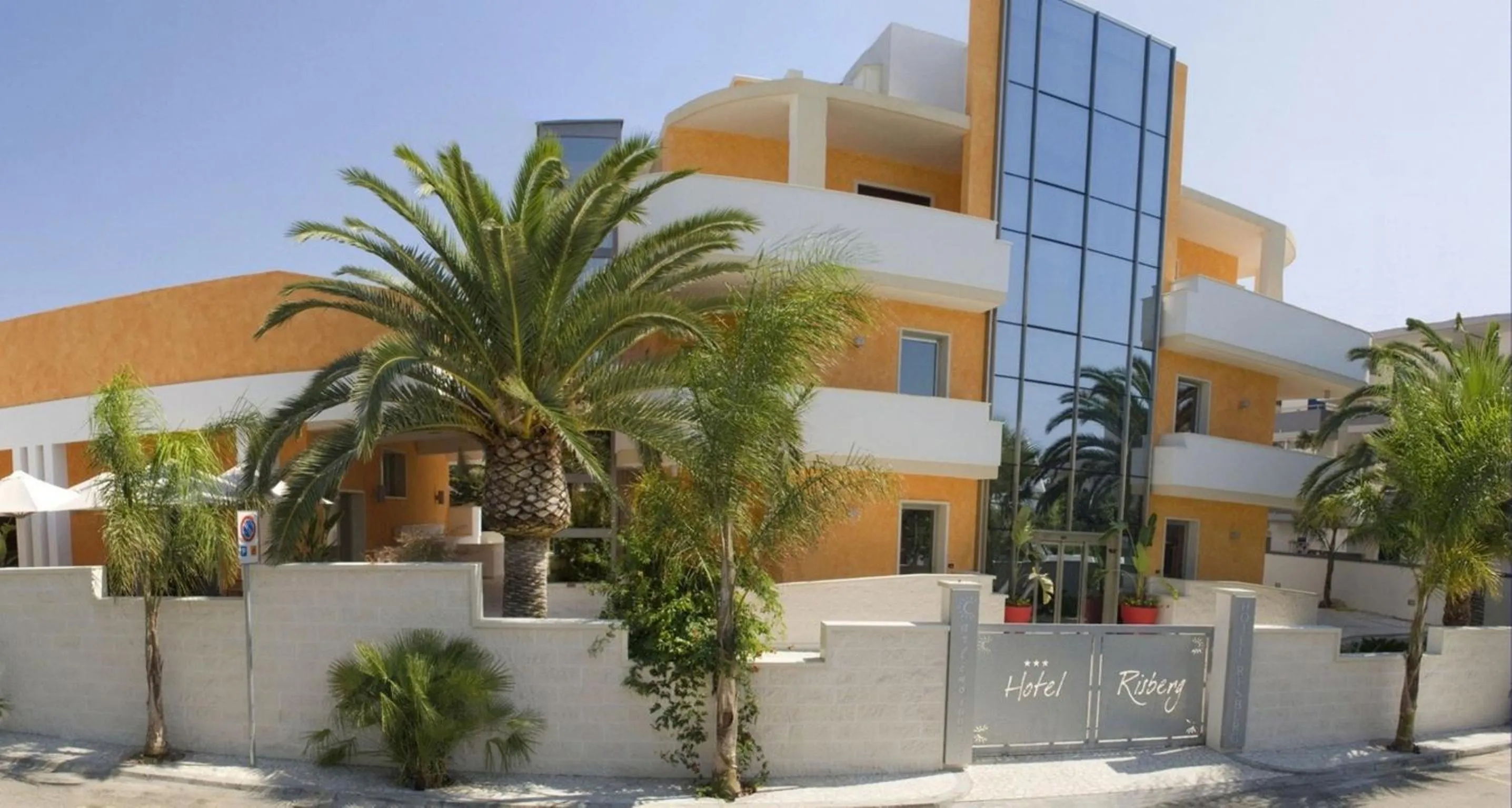 Facade/entrance in Hotel Risberg