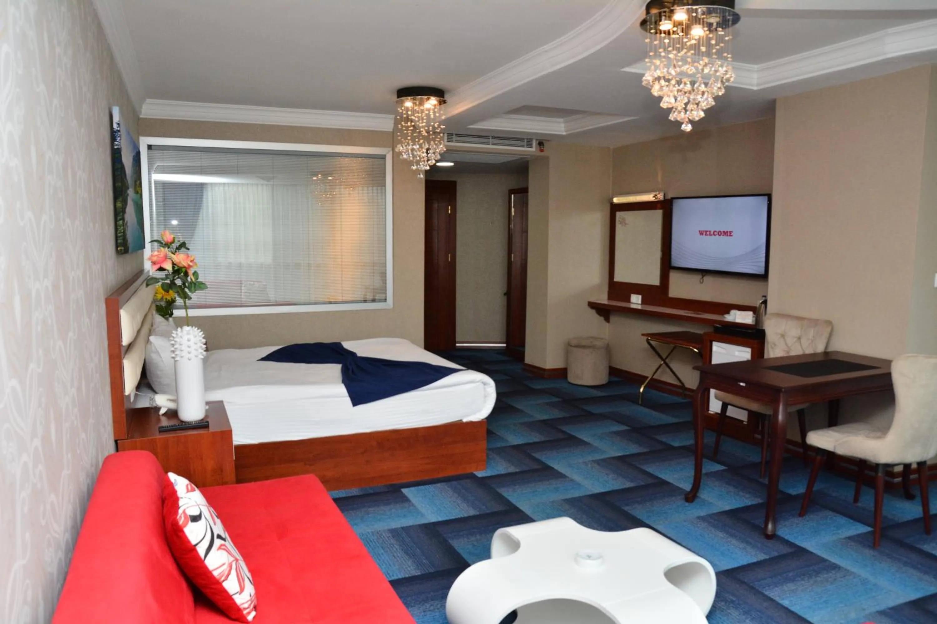 Photo of the whole room, Bed in Business Grand Hotel