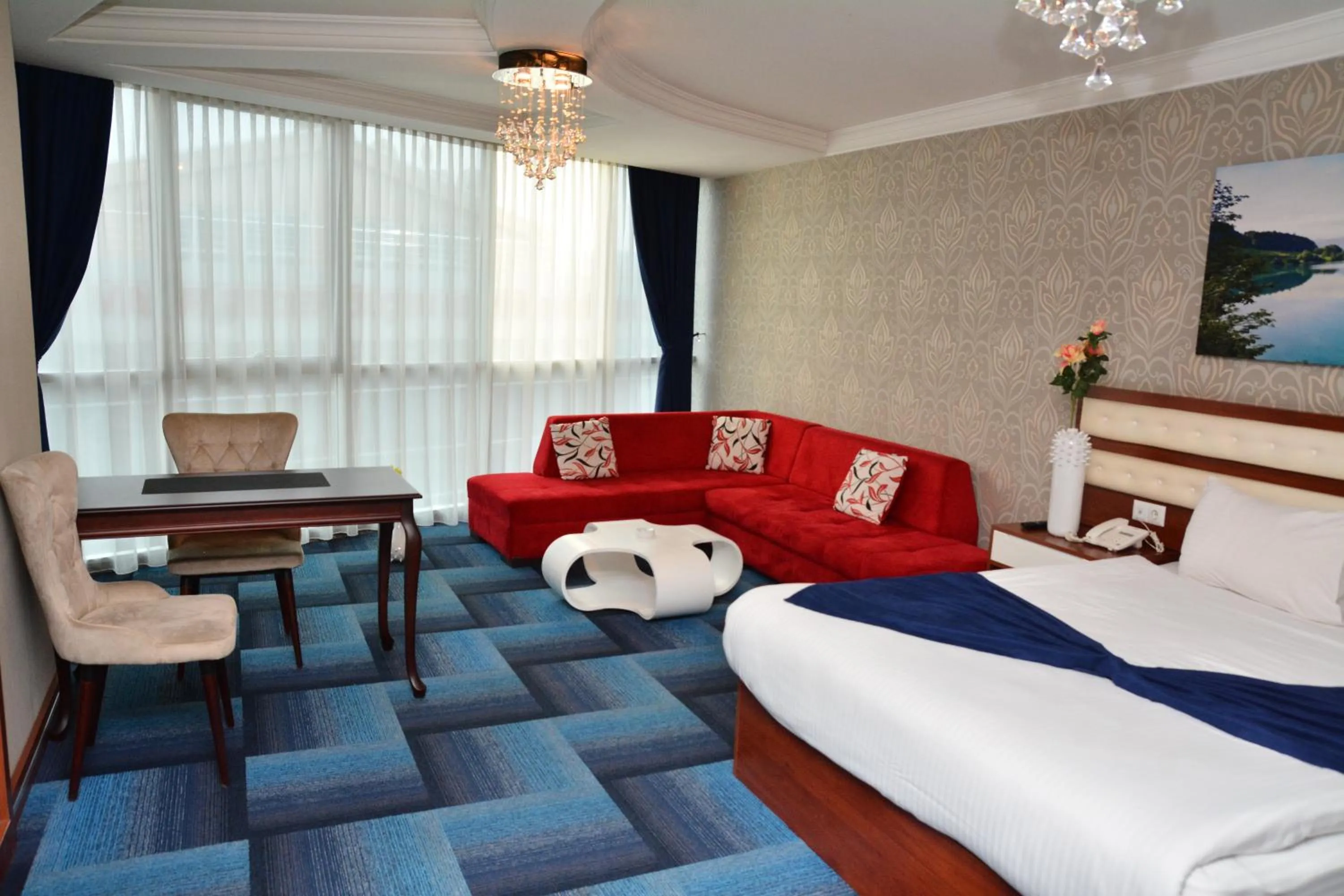 Photo of the whole room, Bed in Business Grand Hotel