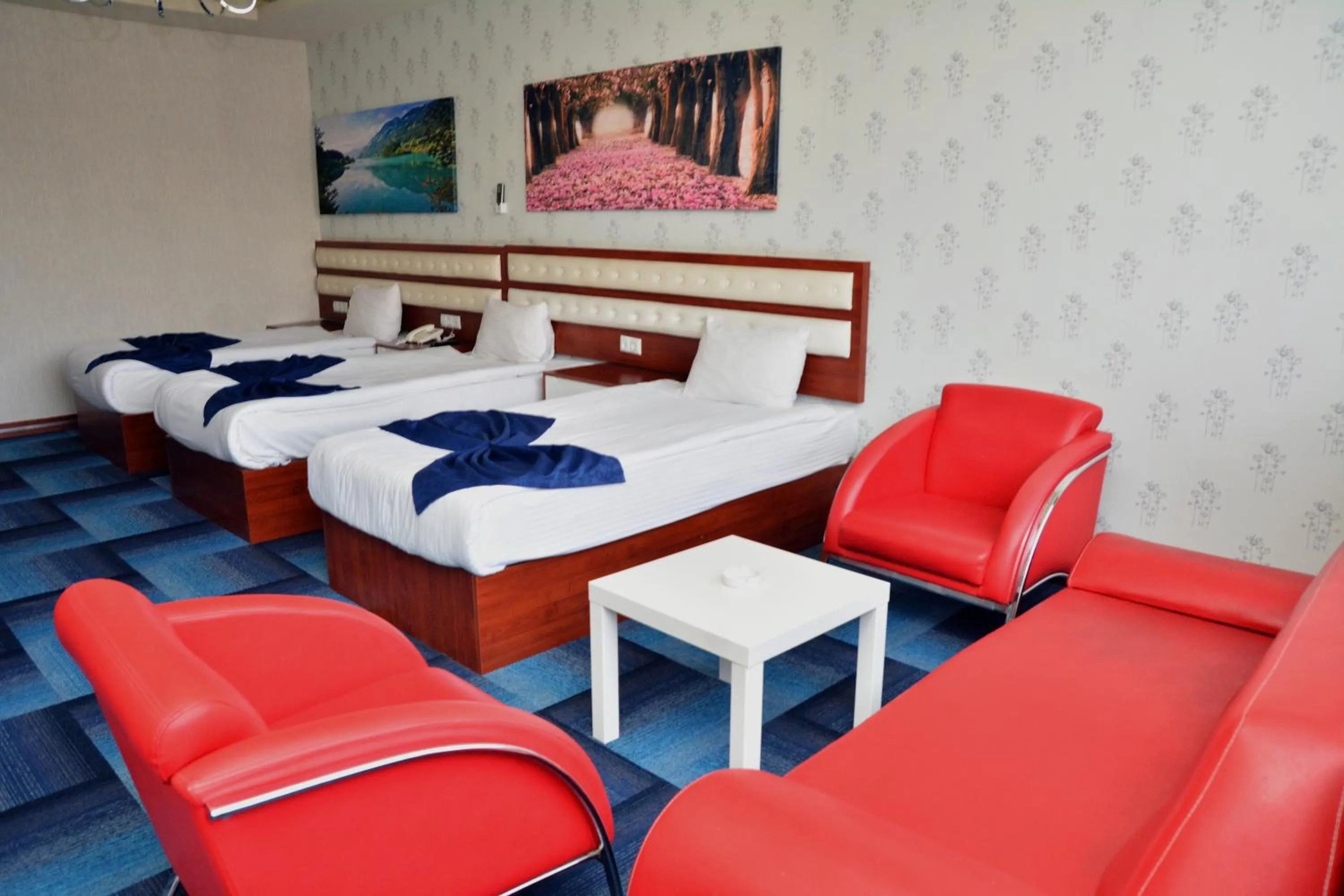 Photo of the whole room, Bed in Business Grand Hotel