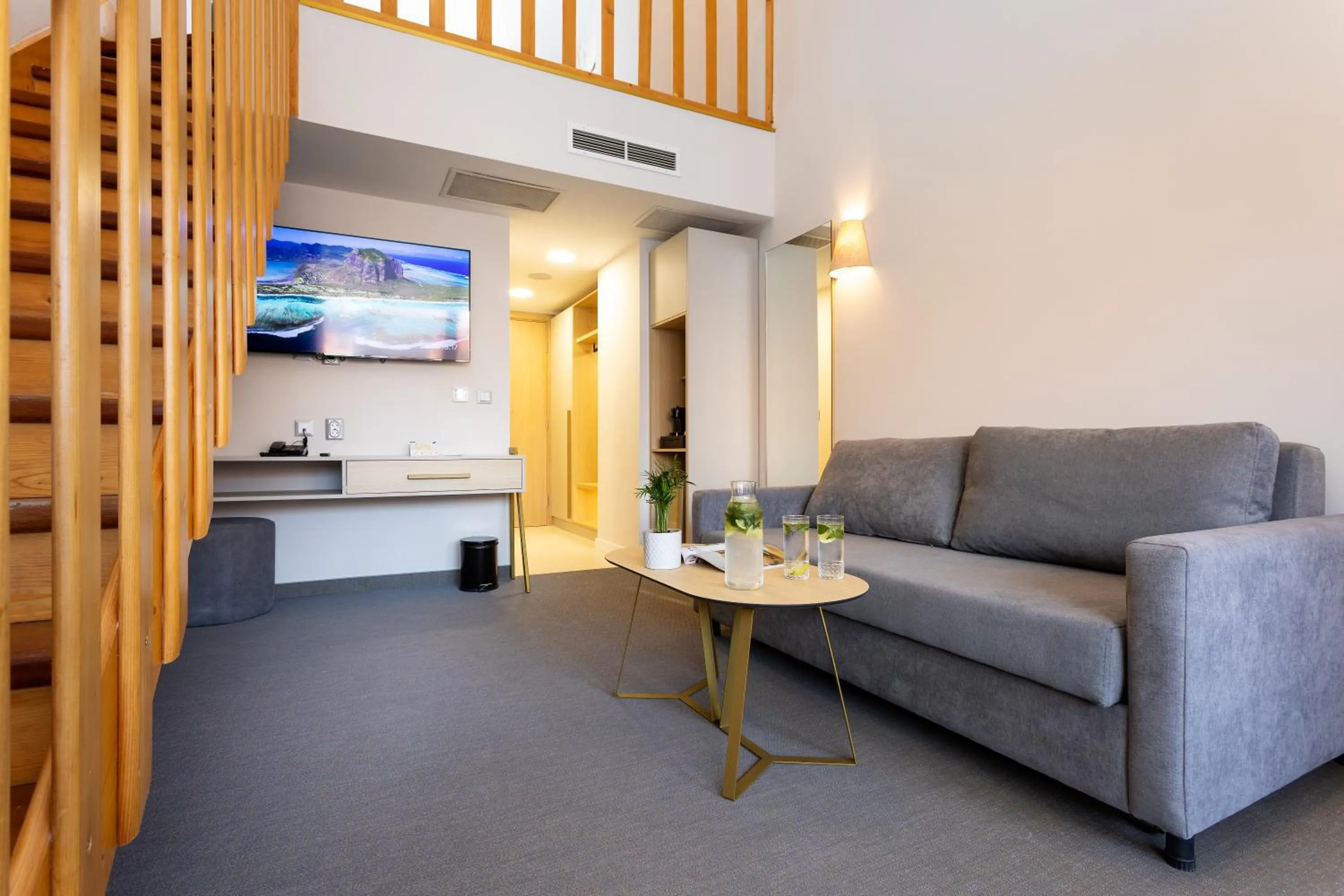 TV and multimedia in Hotel Antea - By The Sea