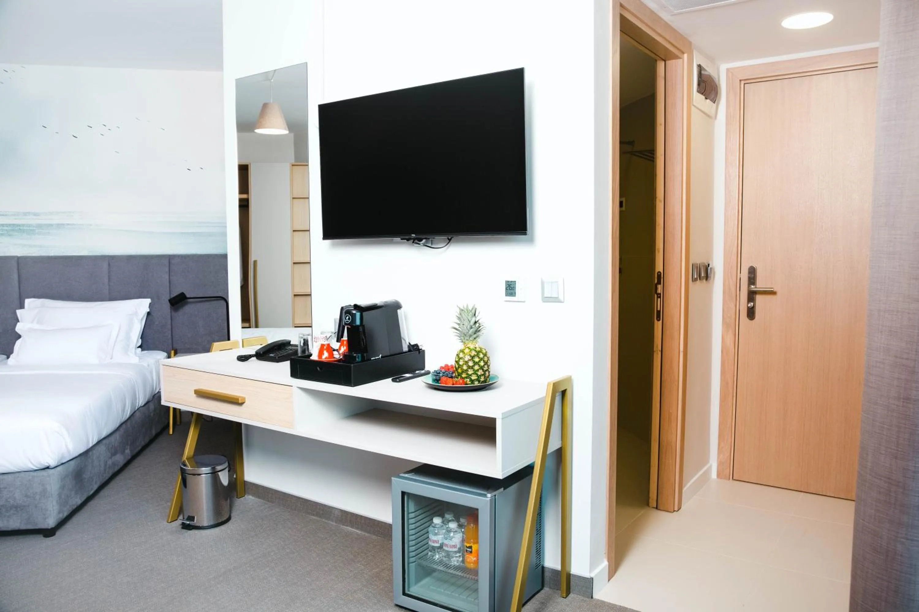 TV and multimedia, Bed in Hotel Antea - By The Sea