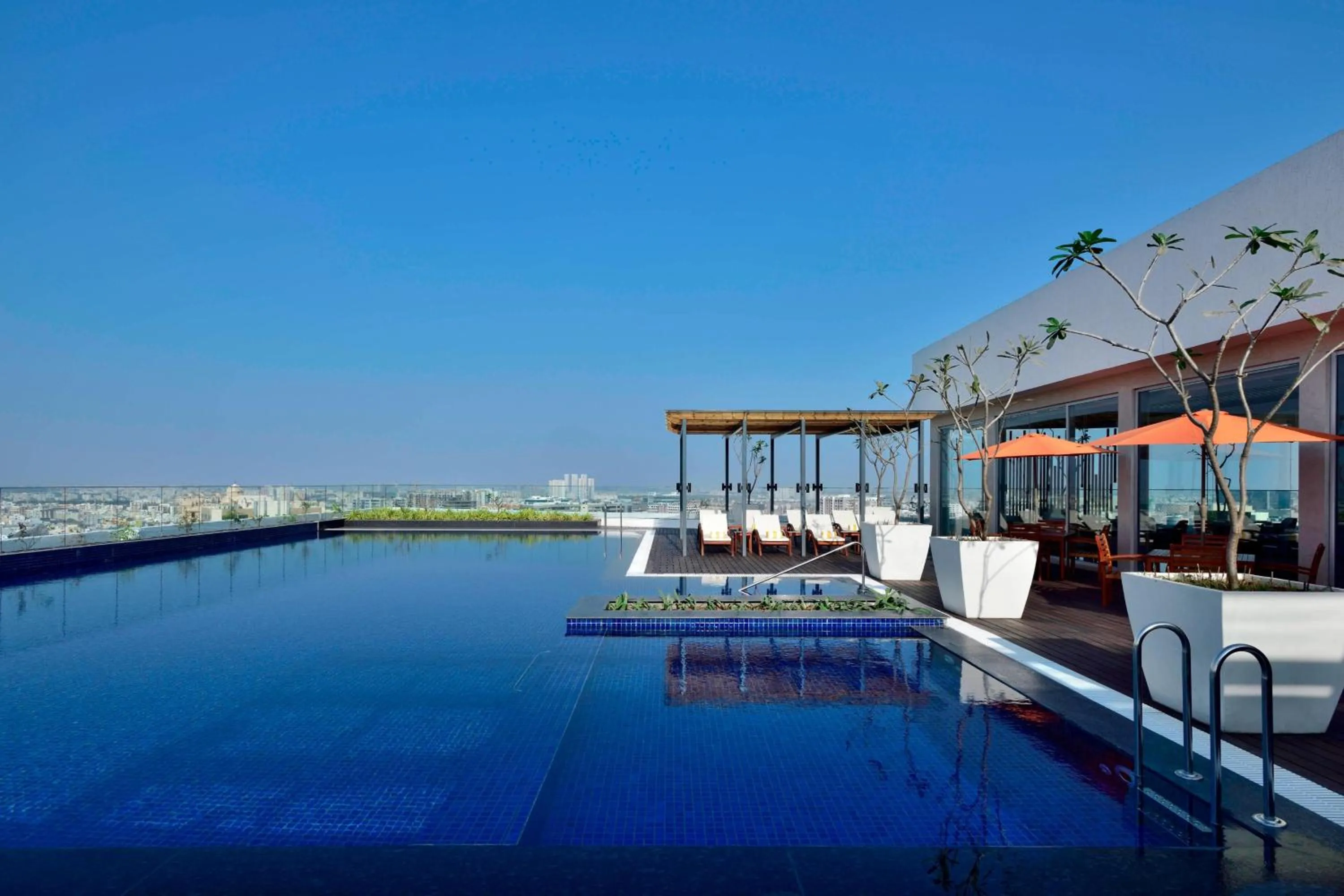 Swimming pool in Marriott Executive Apartments Hyderabad