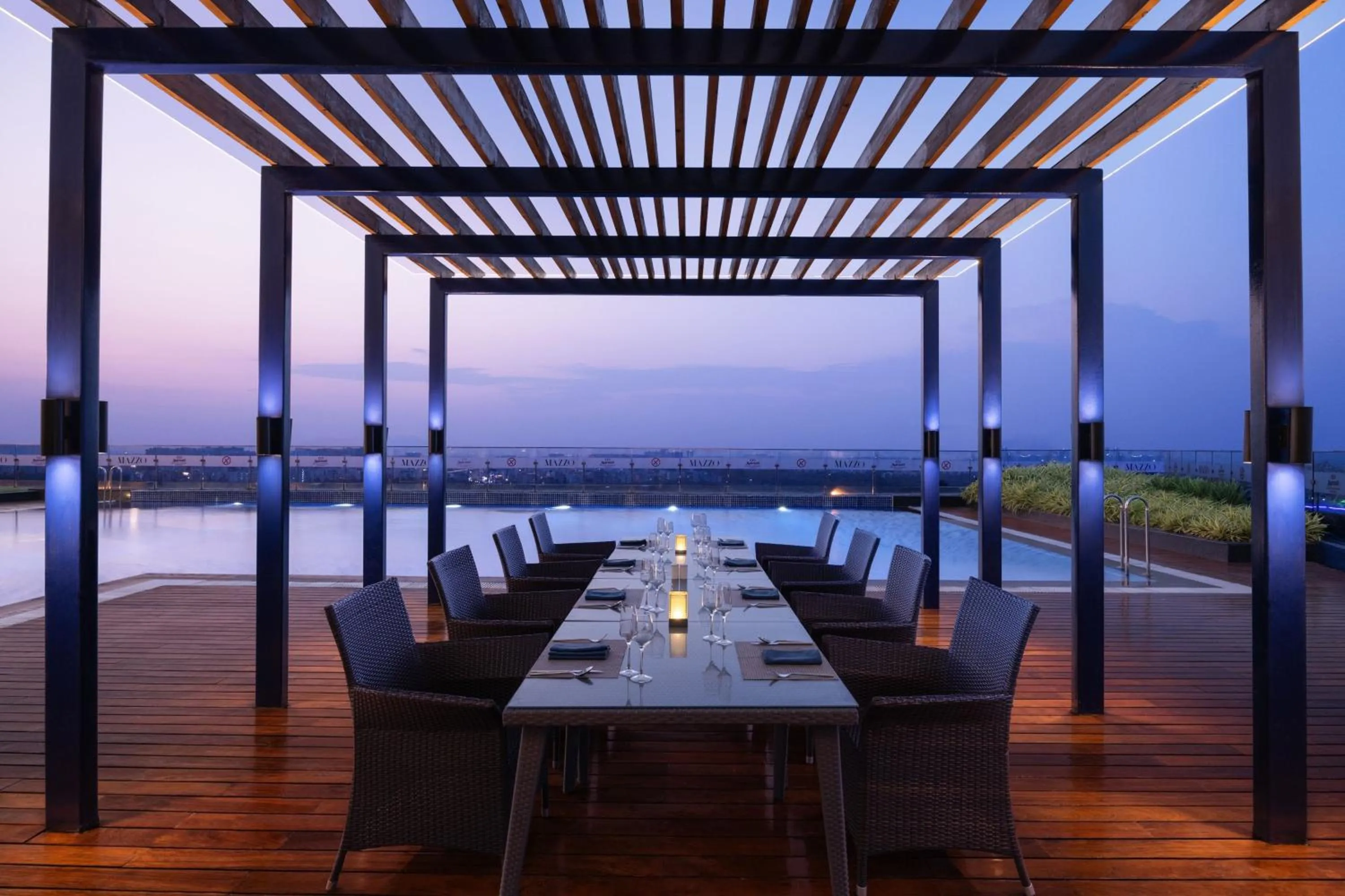 Restaurant/places to eat in Marriott Executive Apartments Hyderabad