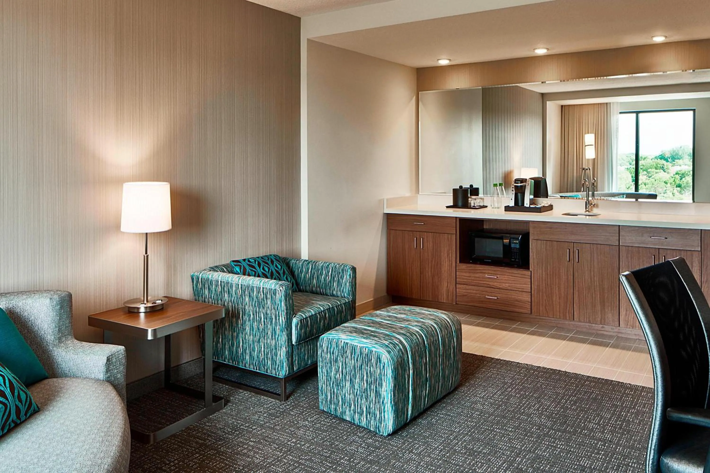 Kitchen or kitchenette in Courtyard by Marriott Minneapolis West