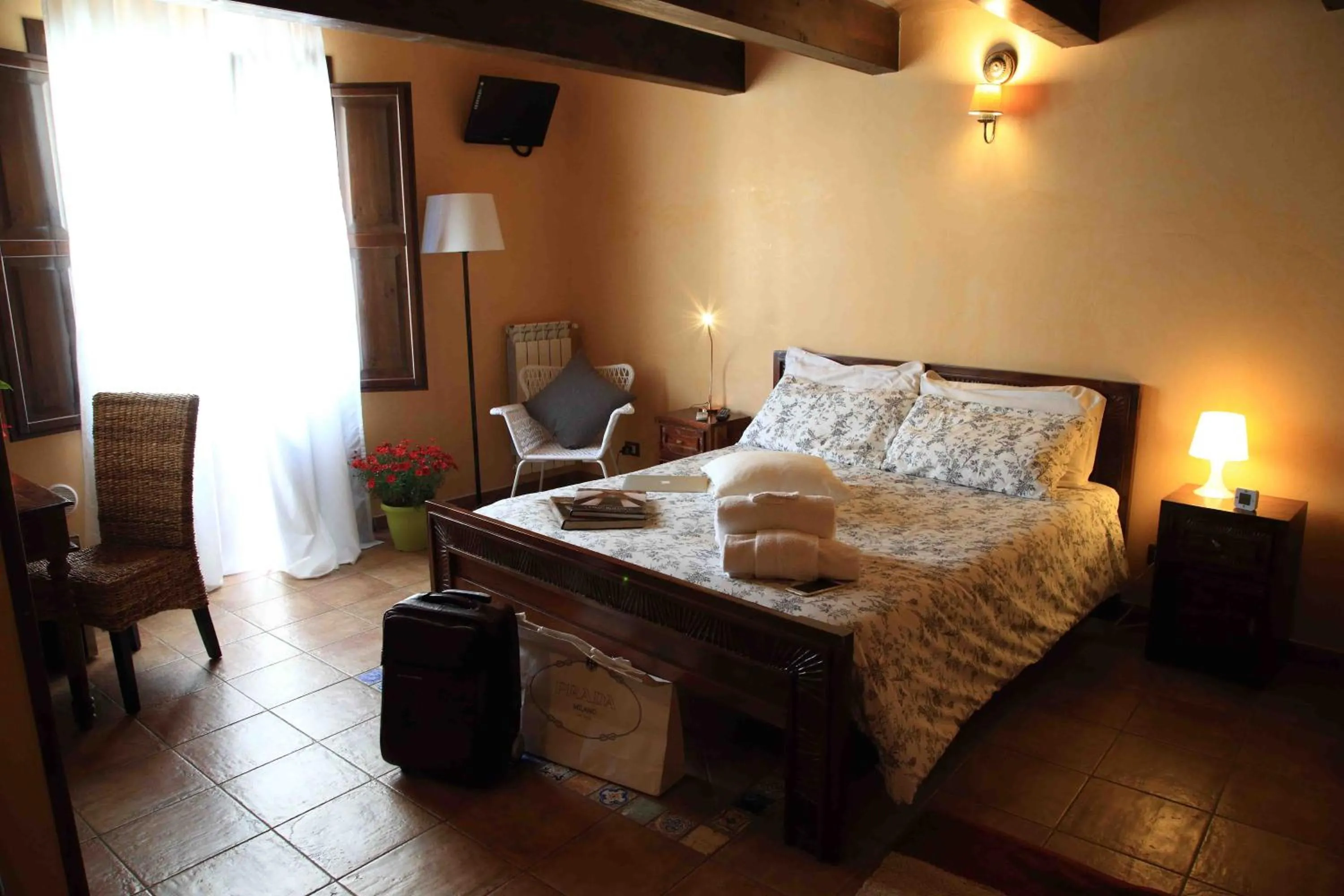 Bedroom, Bed in Jardin De France