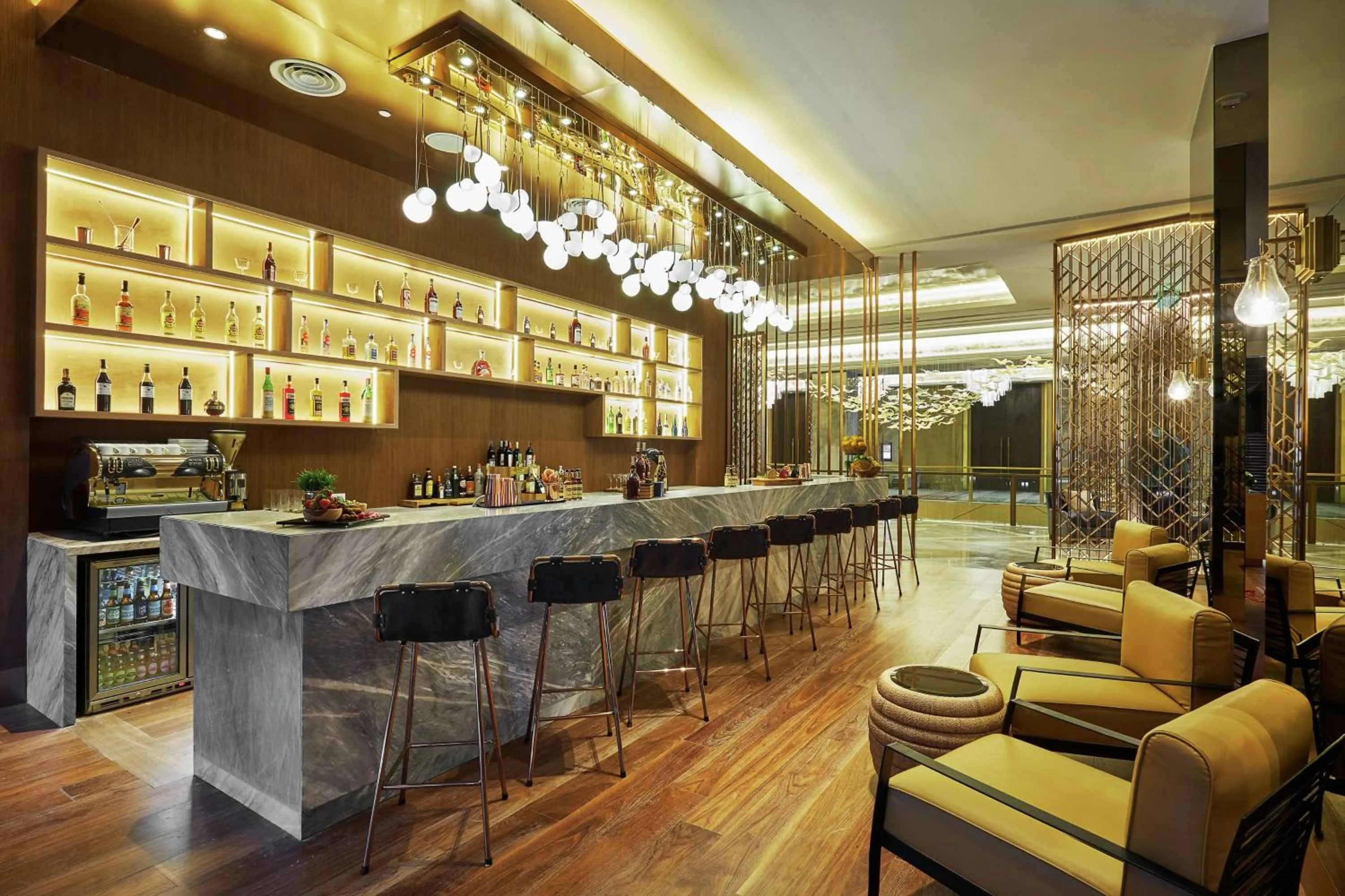 Lounge or bar in Hilton Manila Newport World Resorts