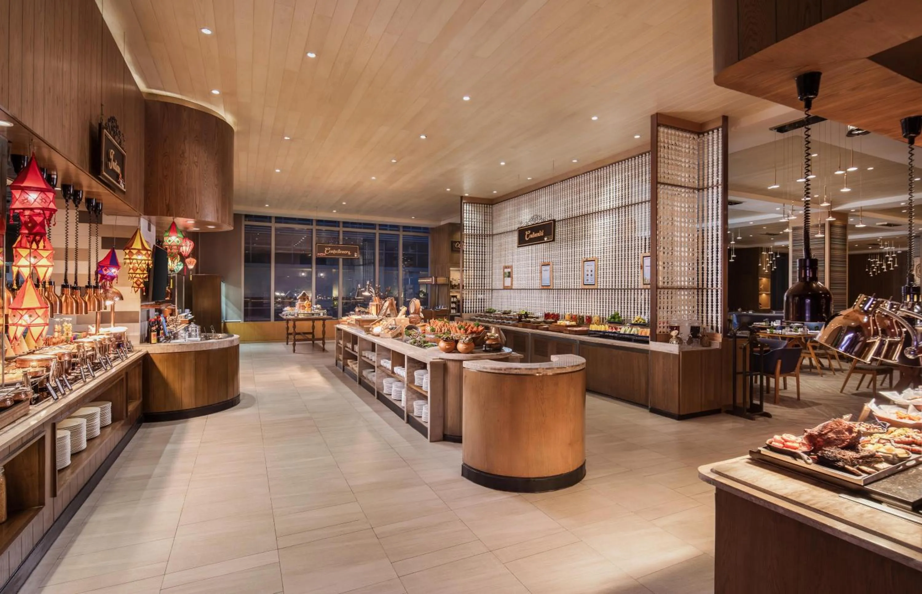 Dining area in Hilton Manila Newport World Resorts