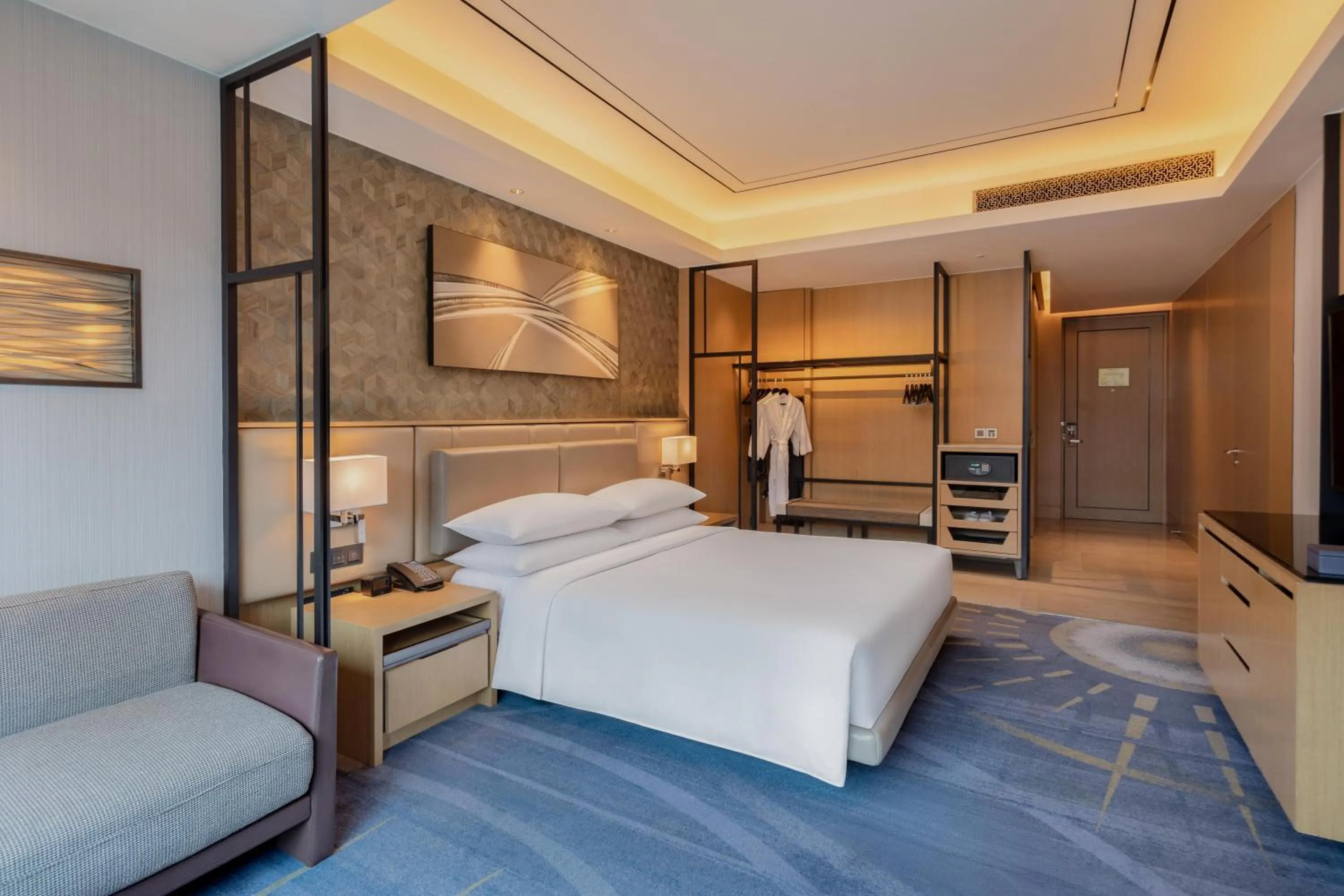 Bed in Hilton Manila Newport World Resorts