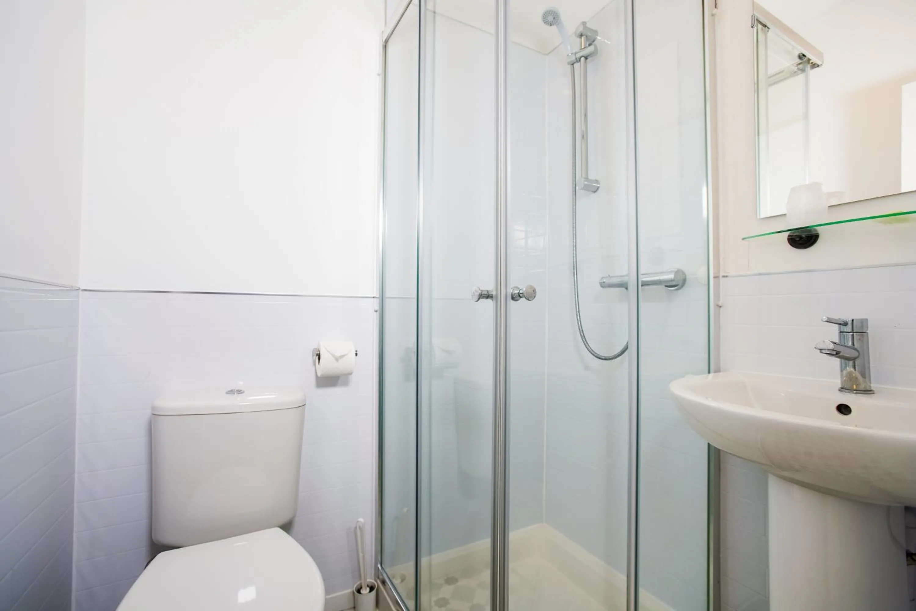 Bathroom in The Georgian Hollies Hotel