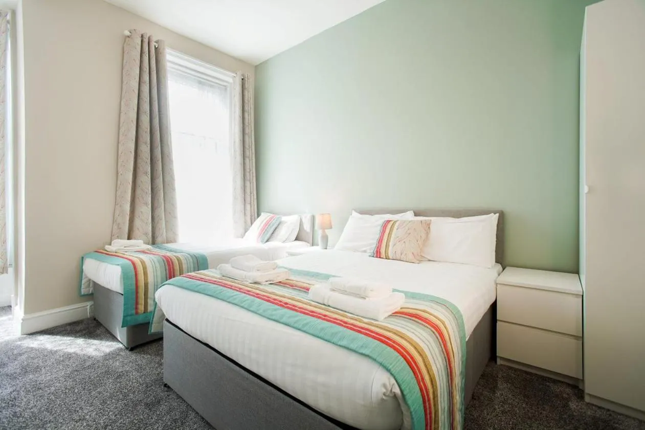 Bedroom, Bed in The Georgian Hollies Hotel