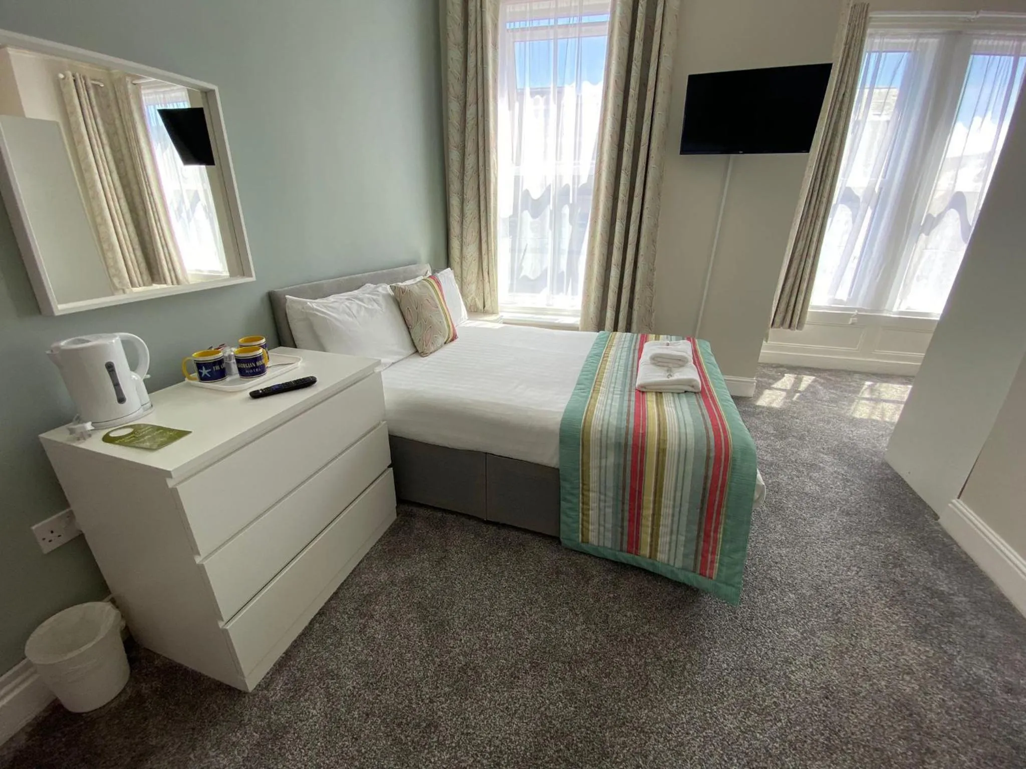 Bedroom, Bed in The Georgian Hollies Hotel