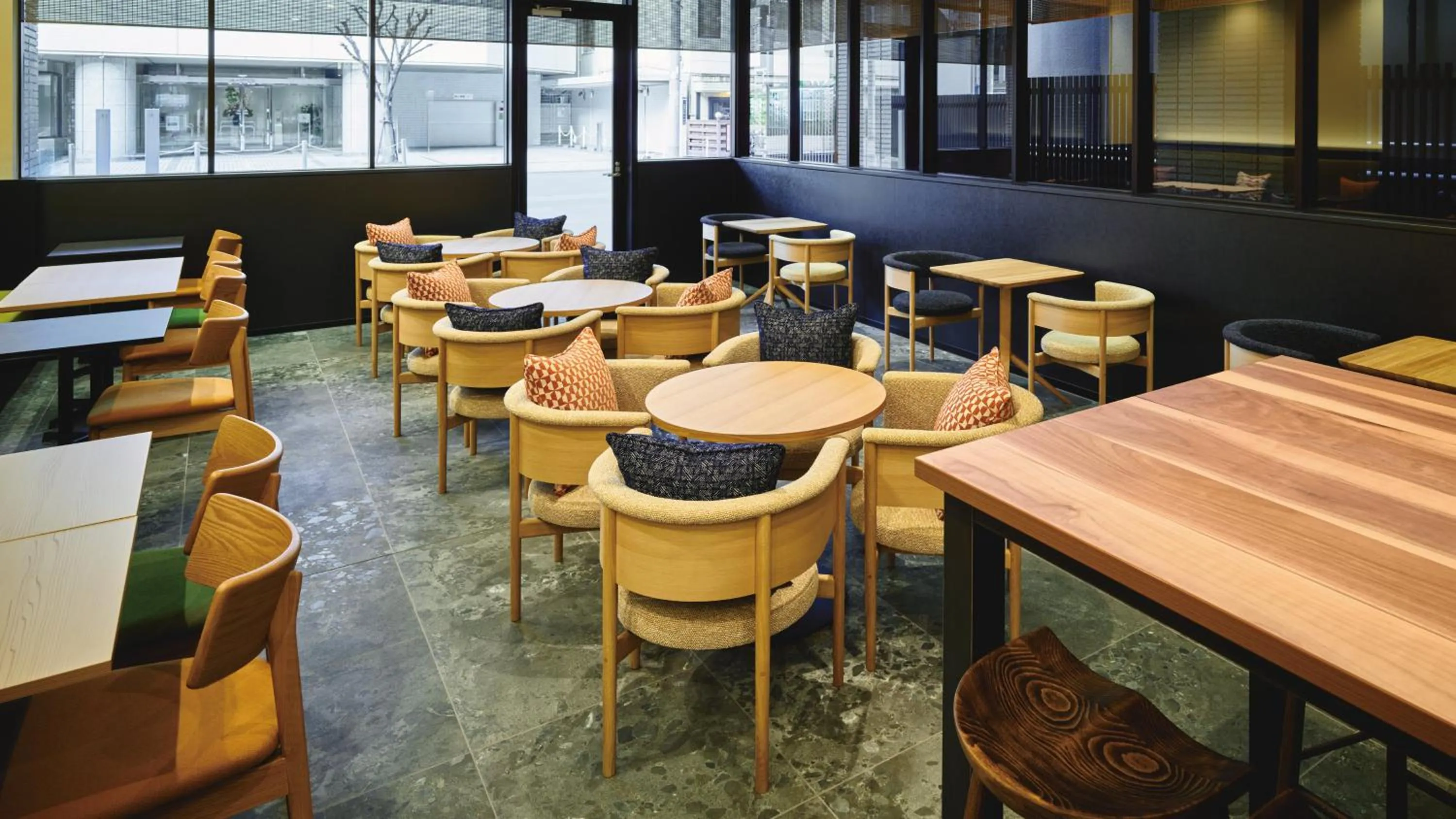 Restaurant/places to eat in Garner Hotel Osaka Honmachi Midosuji by IHG