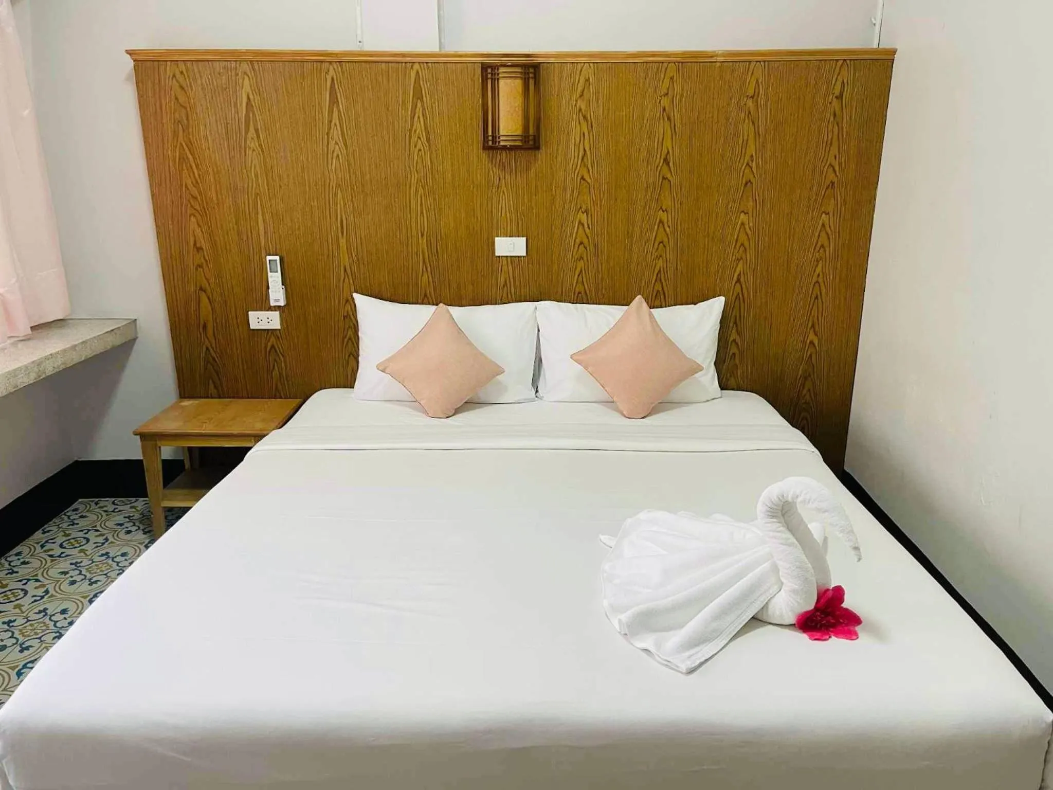 Bed in S2S Queen Trang Hotel