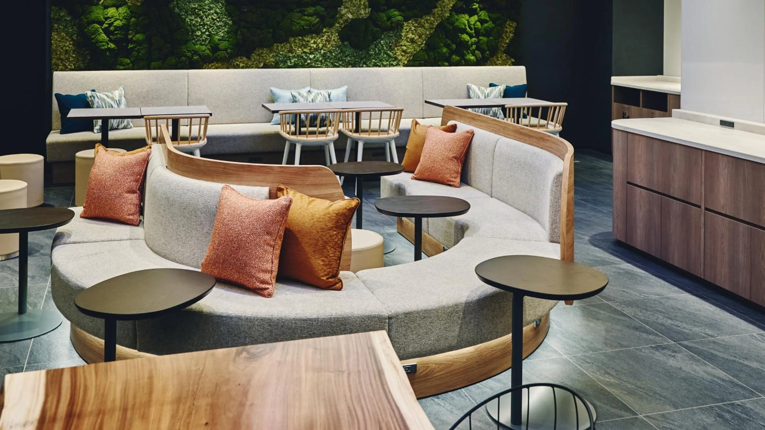 Restaurant/places to eat in Garner Hotel Osaka Honmachi Kita Semba by IHG