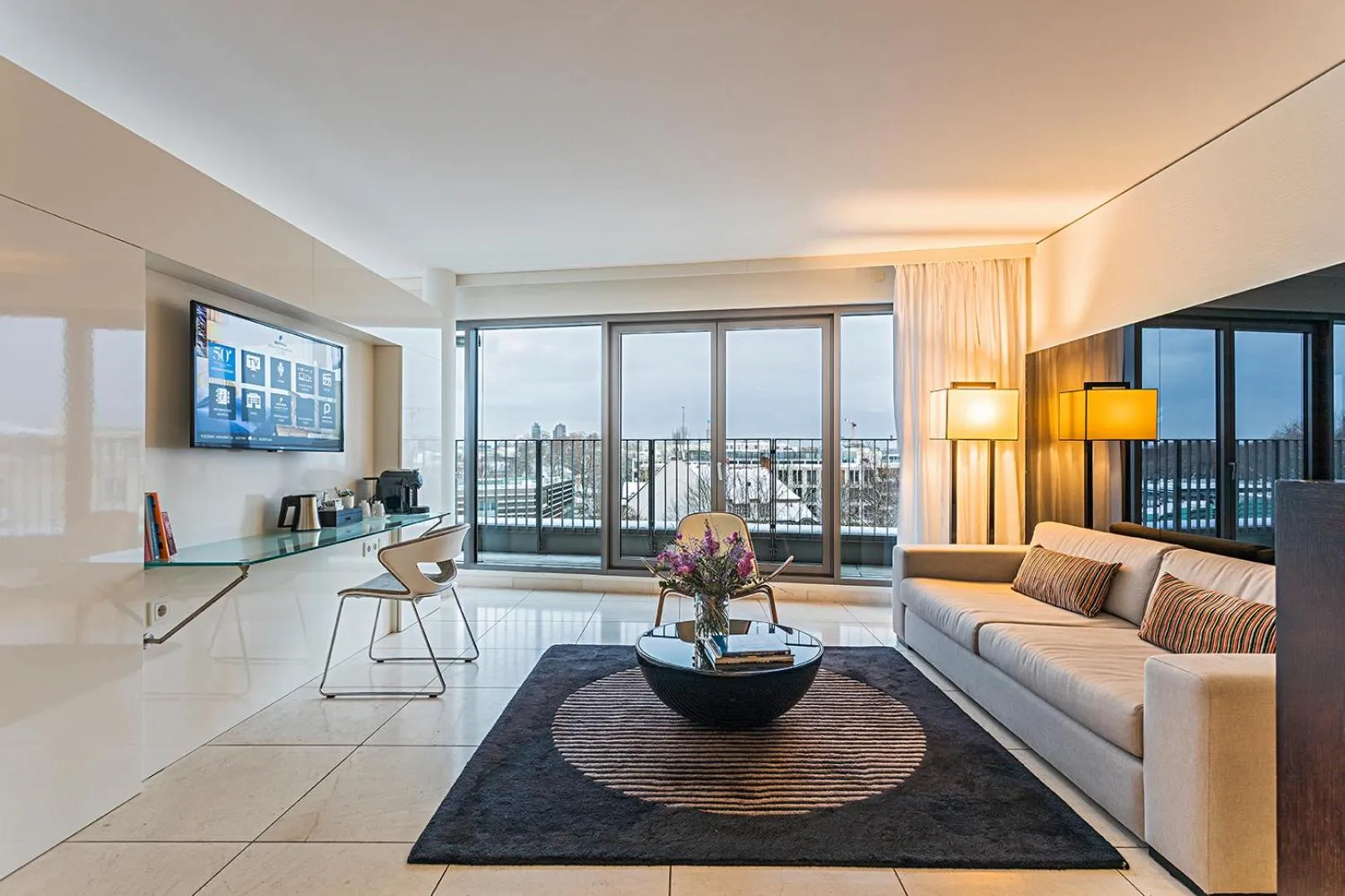 Living room in Pestana Berlin Tiergarten