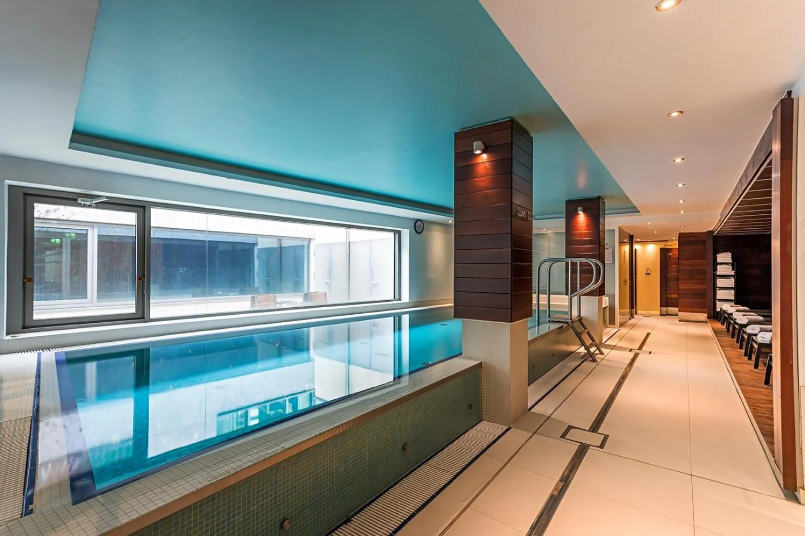 Swimming pool in Pestana Berlin Tiergarten