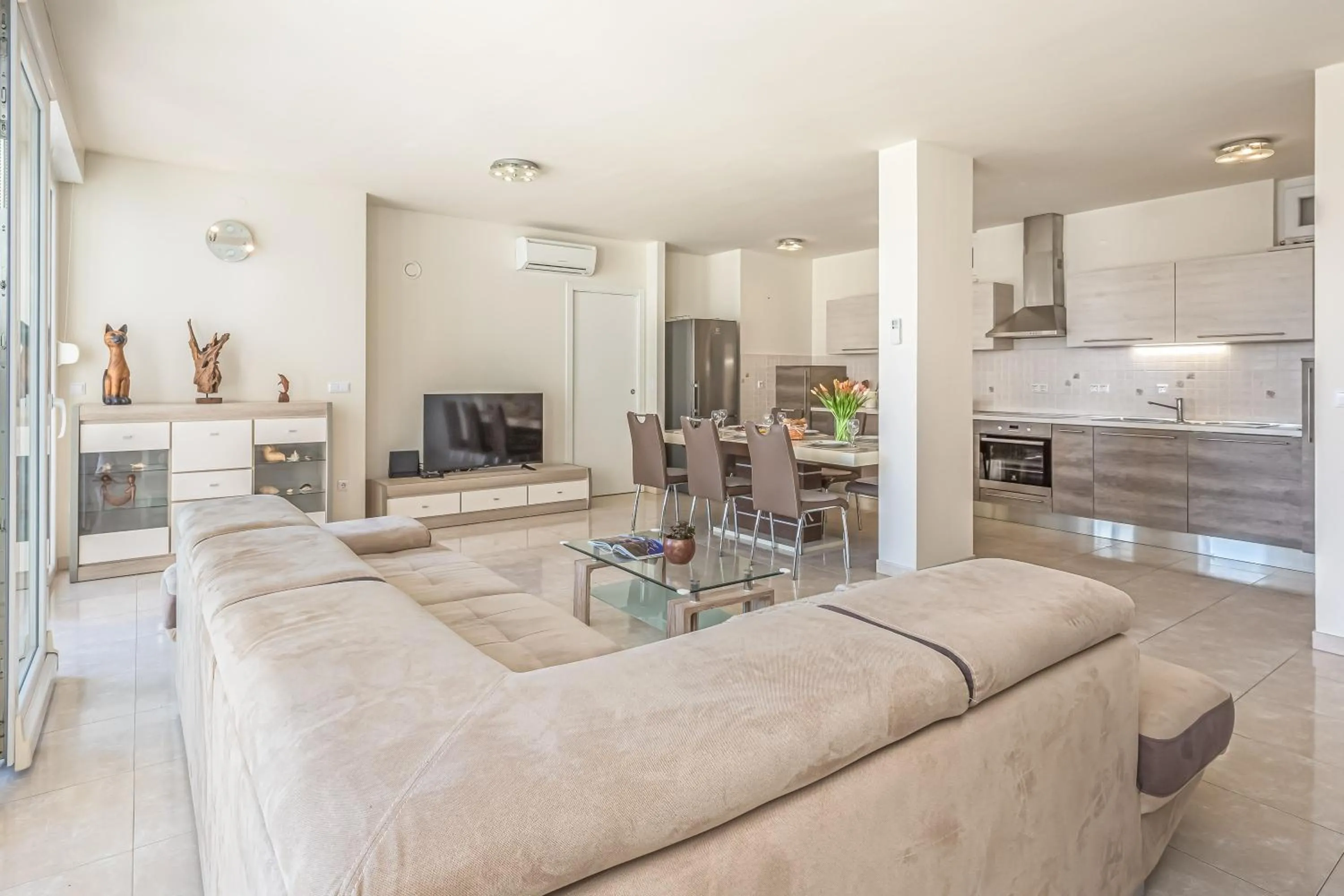 AP 6+2 in one of the most luxury building in Omis