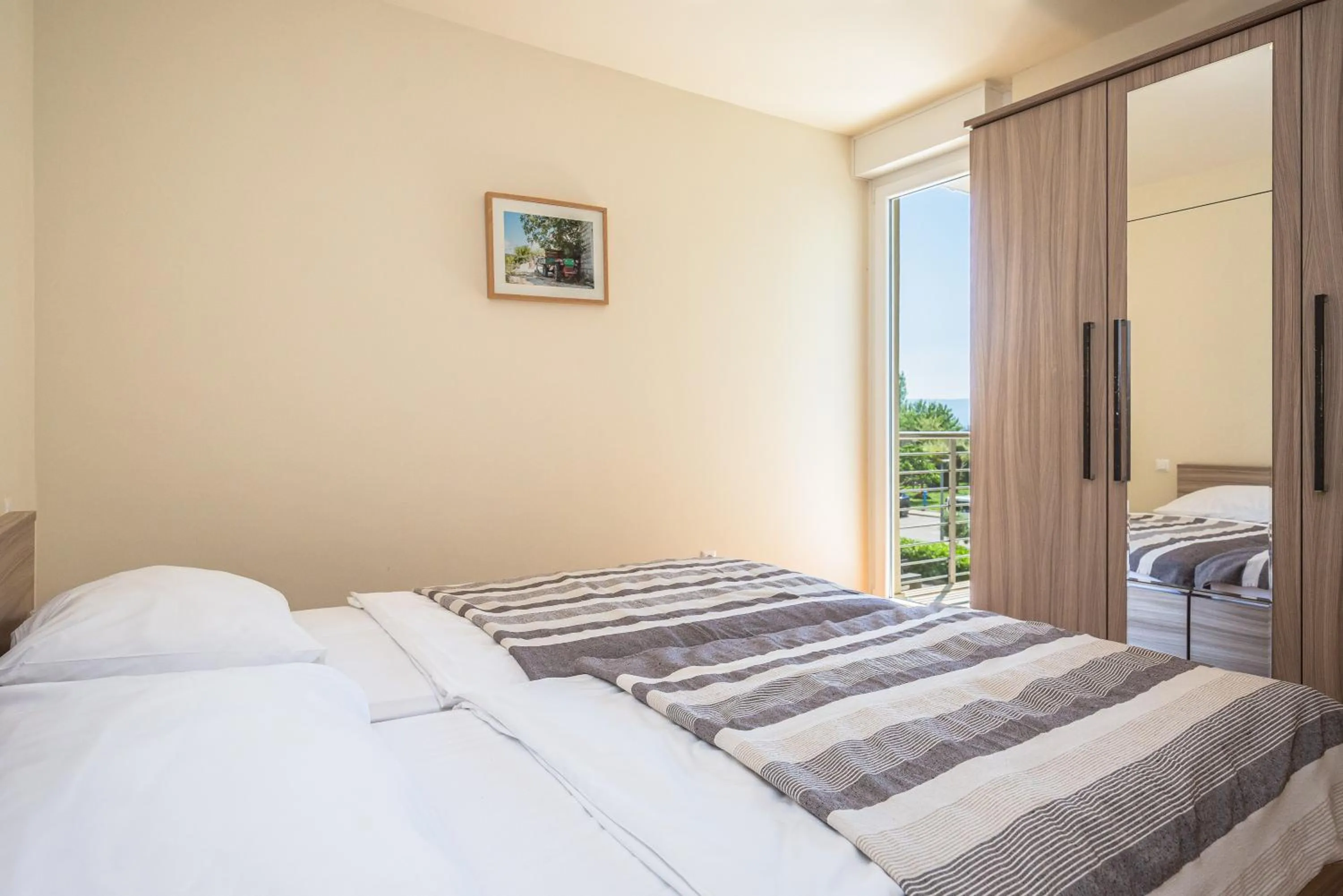 Bed in AP 6+2 in one of the most luxury building in Omis
