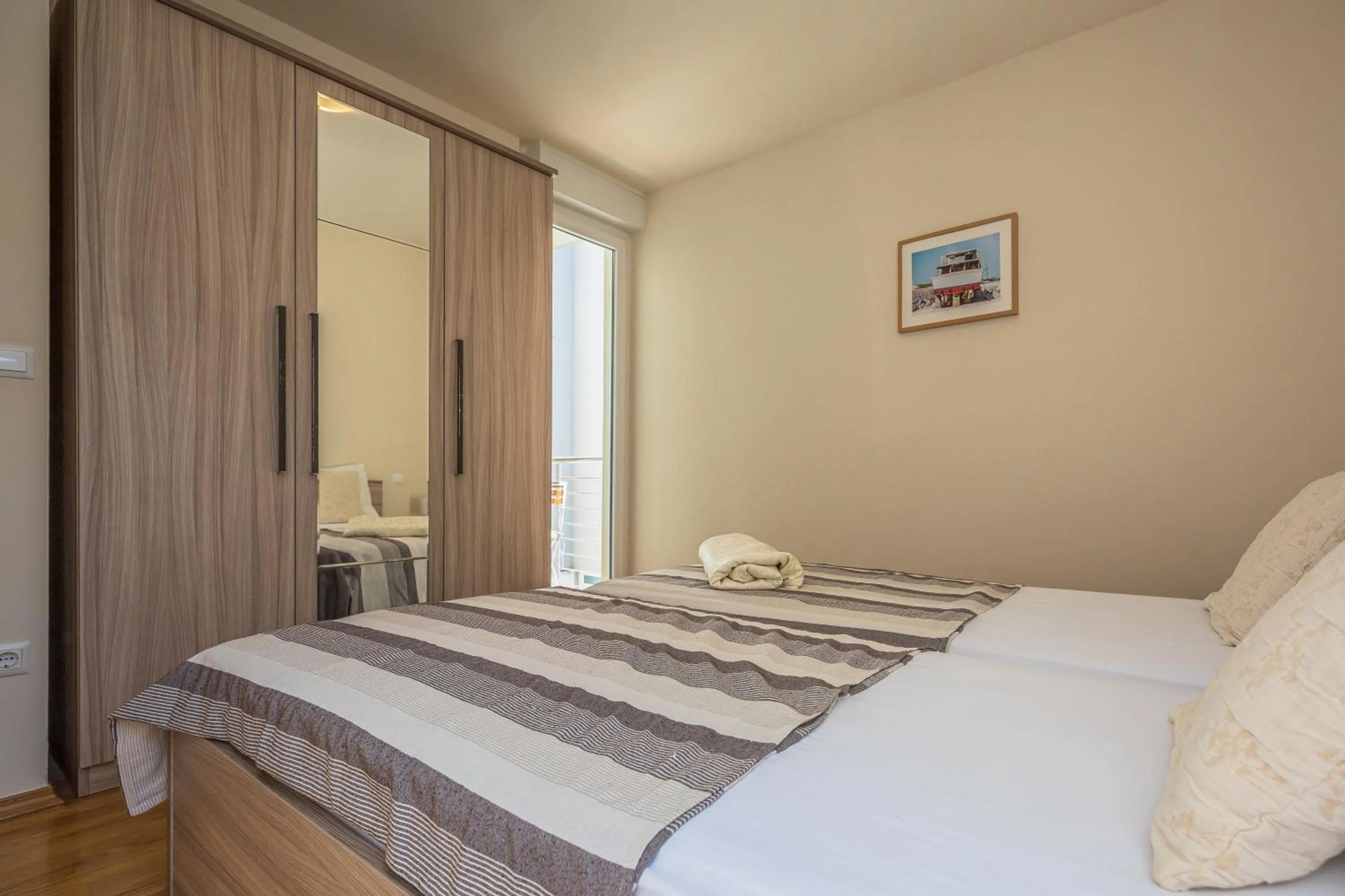 Bed in AP 6+2 in one of the most luxury building in Omis