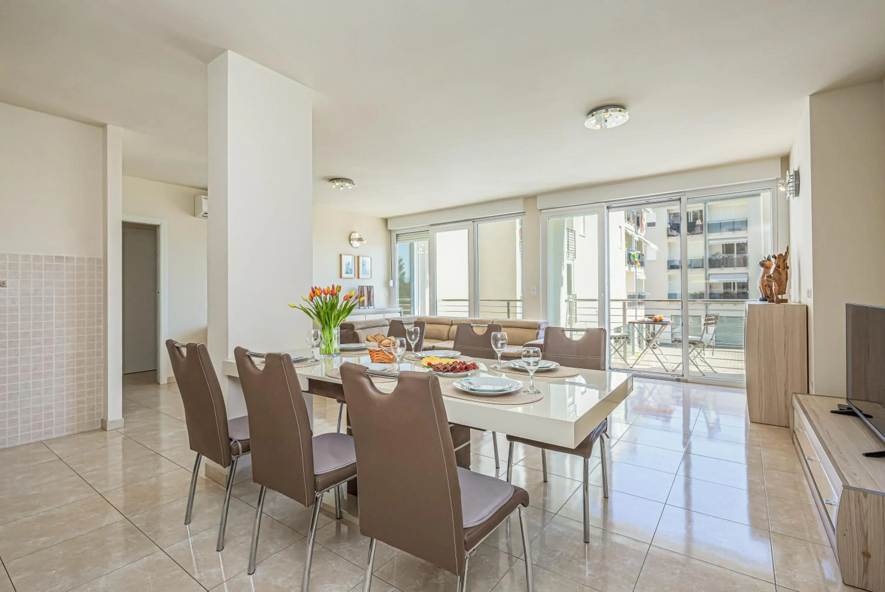 AP 6+2 in one of the most luxury building in Omis