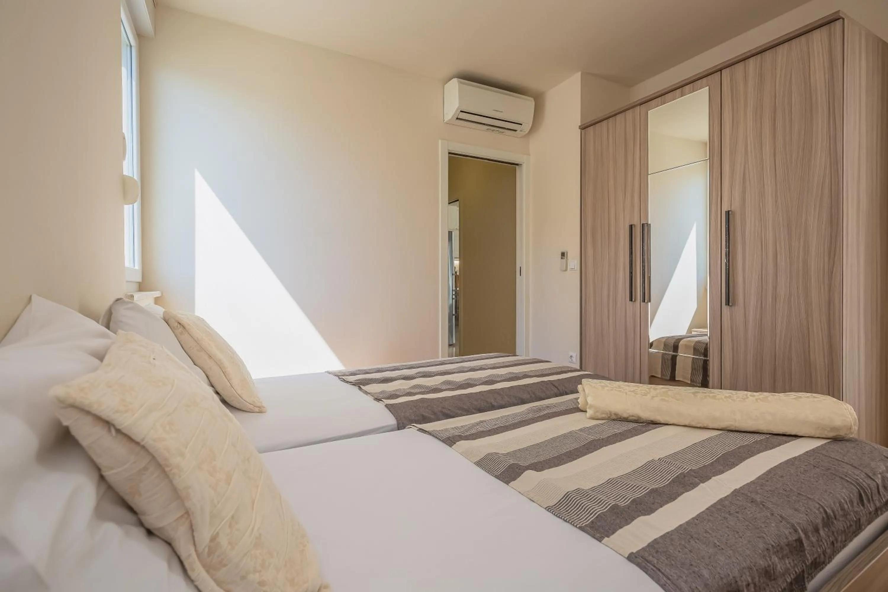 Bed in AP 6+2 in one of the most luxury building in Omis