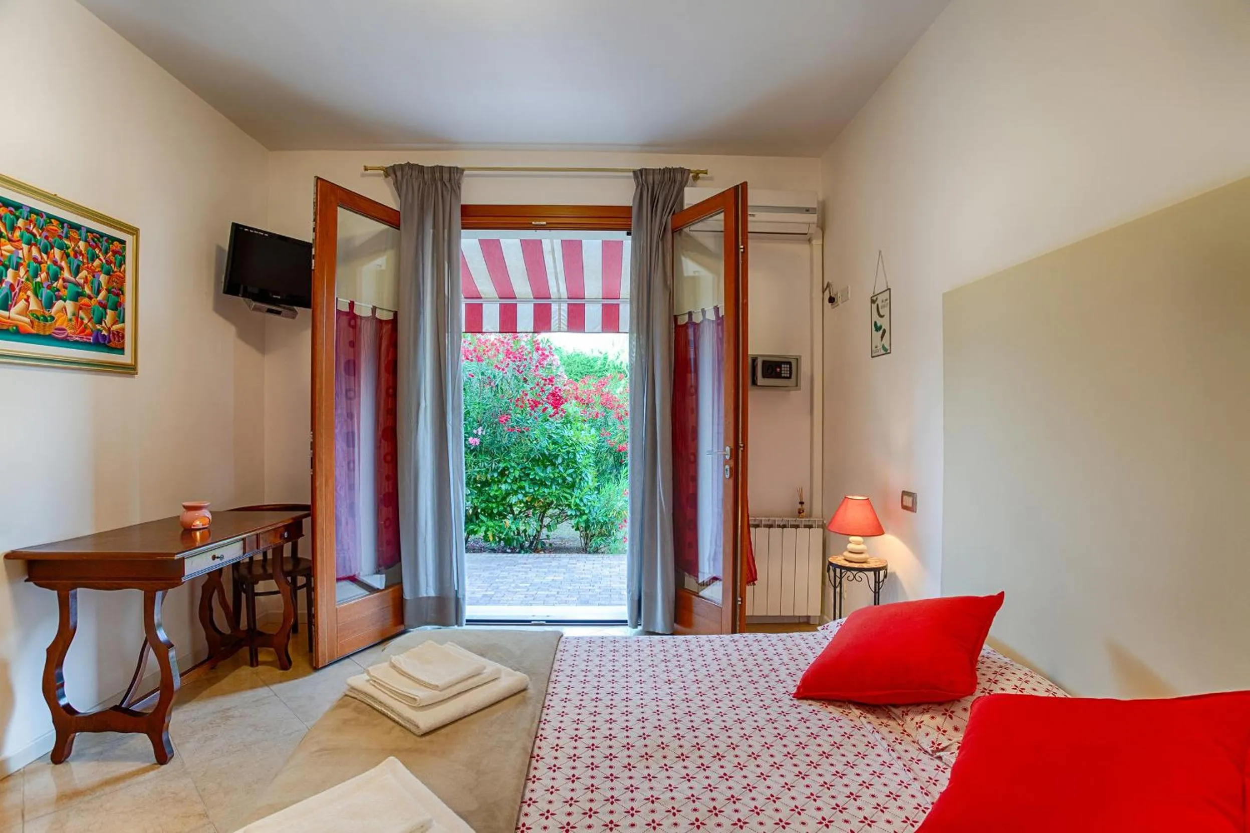 Garden view, Bed in B&B A Casa di Marta