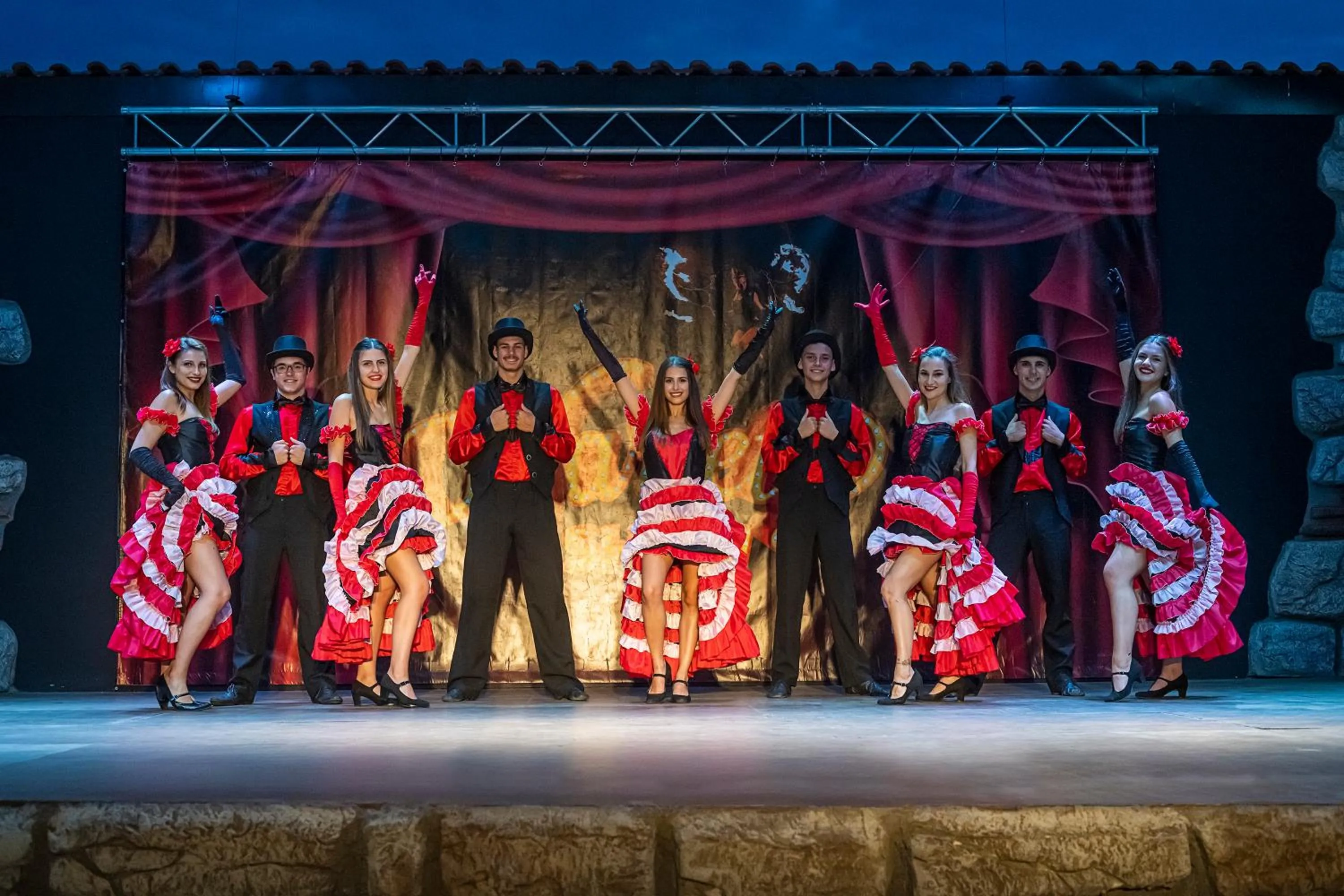 Evening entertainment in Melia Sunny Beach All Inclusive