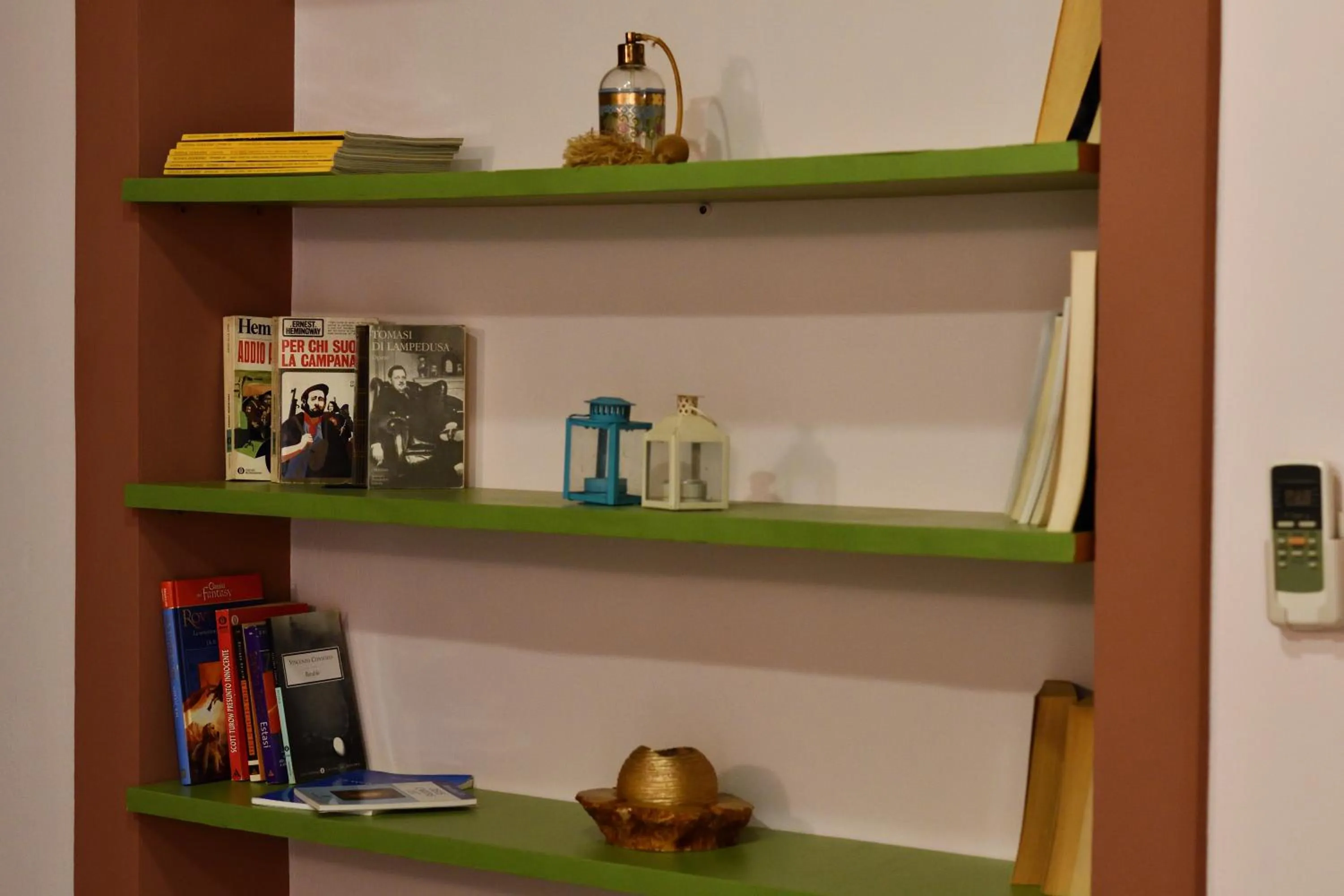 Library in B&B Le Casette Di Lù