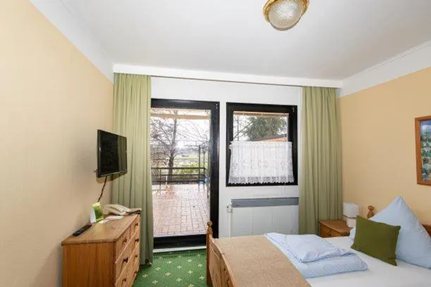 Photo of the whole room, Bed in Spreewaldhotel Garni Raddusch