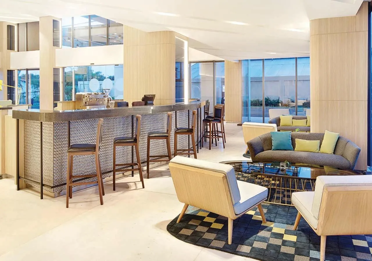 Lounge or bar in Novotel Samator Surabaya Timur