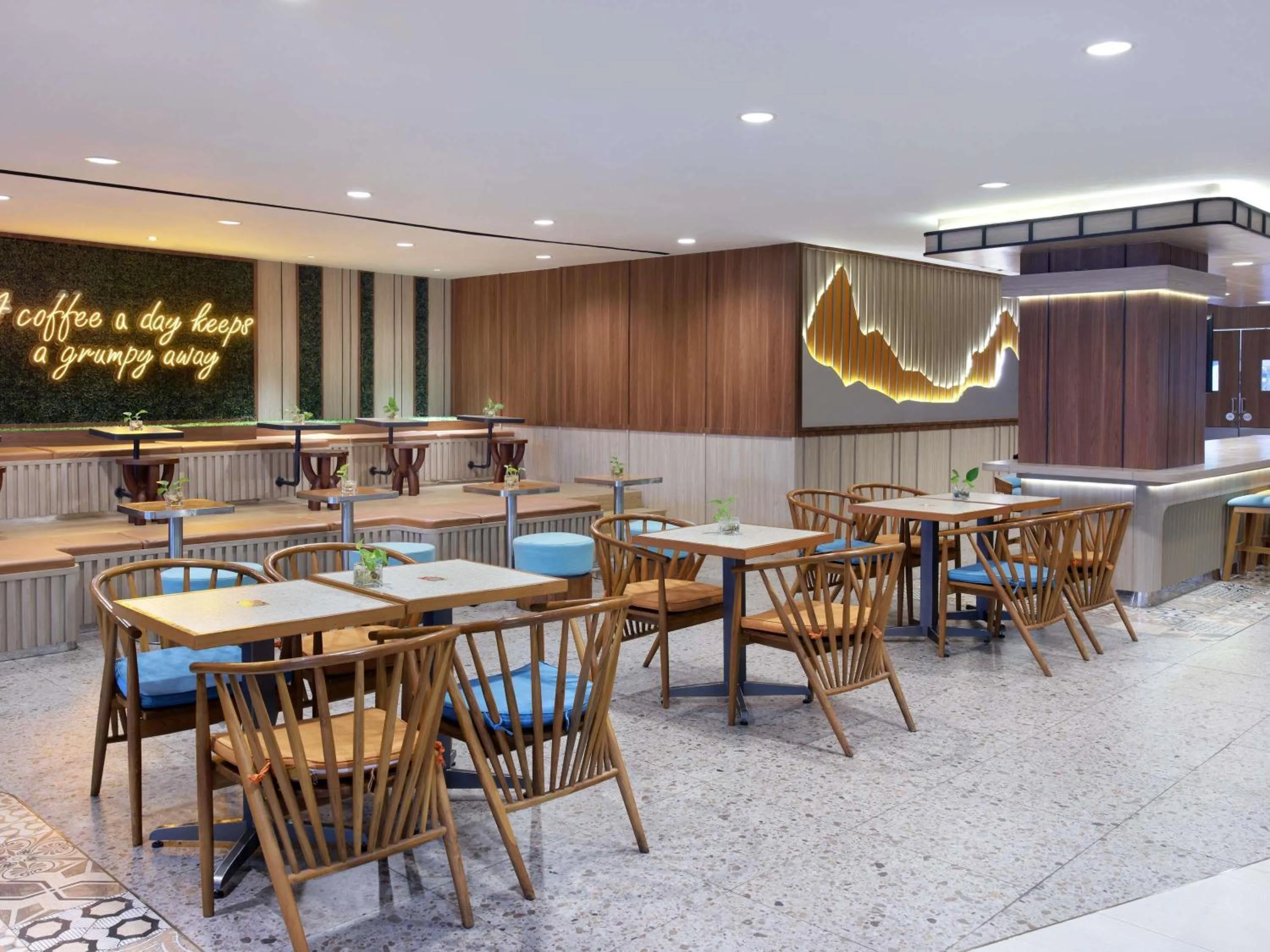 Restaurant/places to eat in Novotel Samator Surabaya Timur