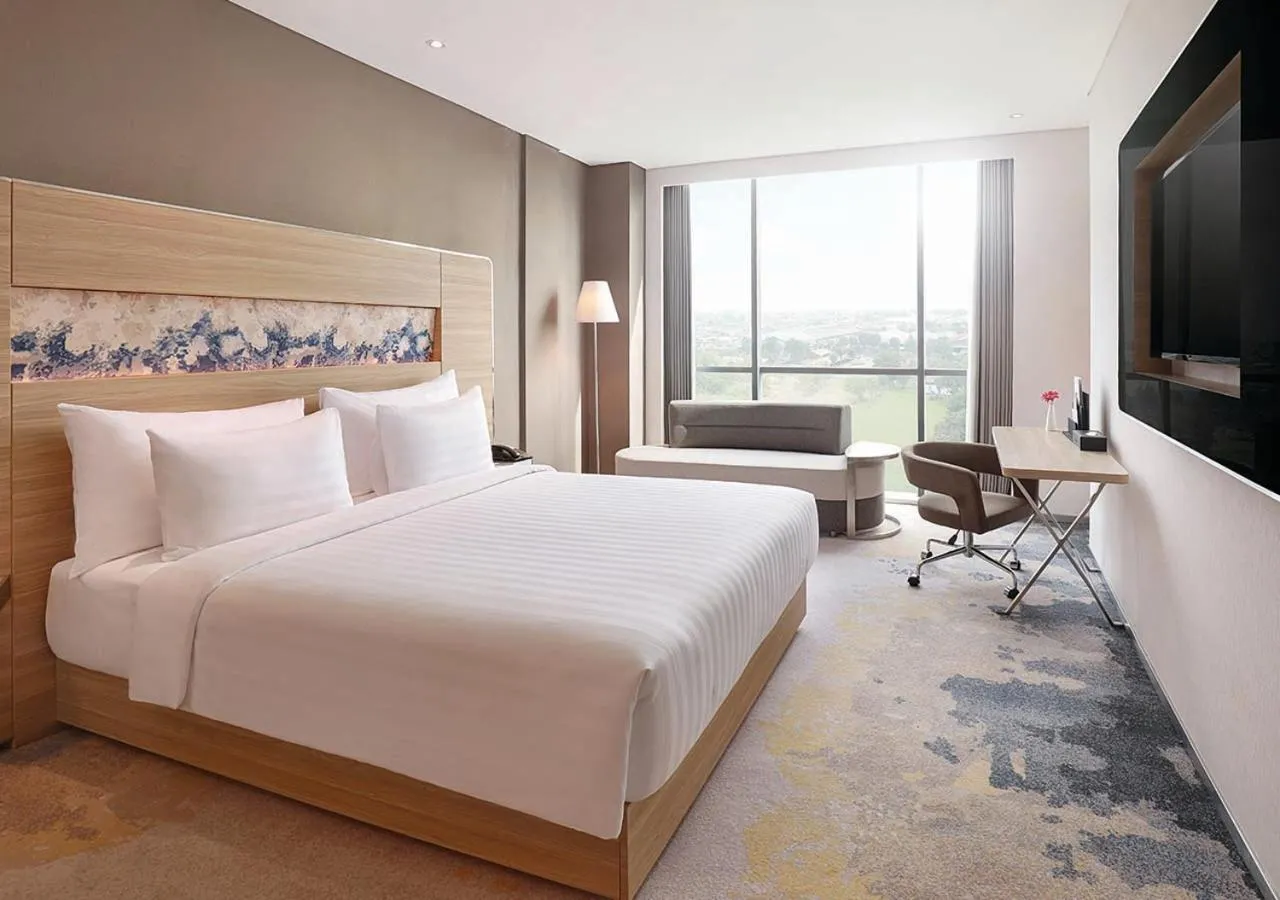 Photo of the whole room, Bed in Novotel Samator Surabaya Timur