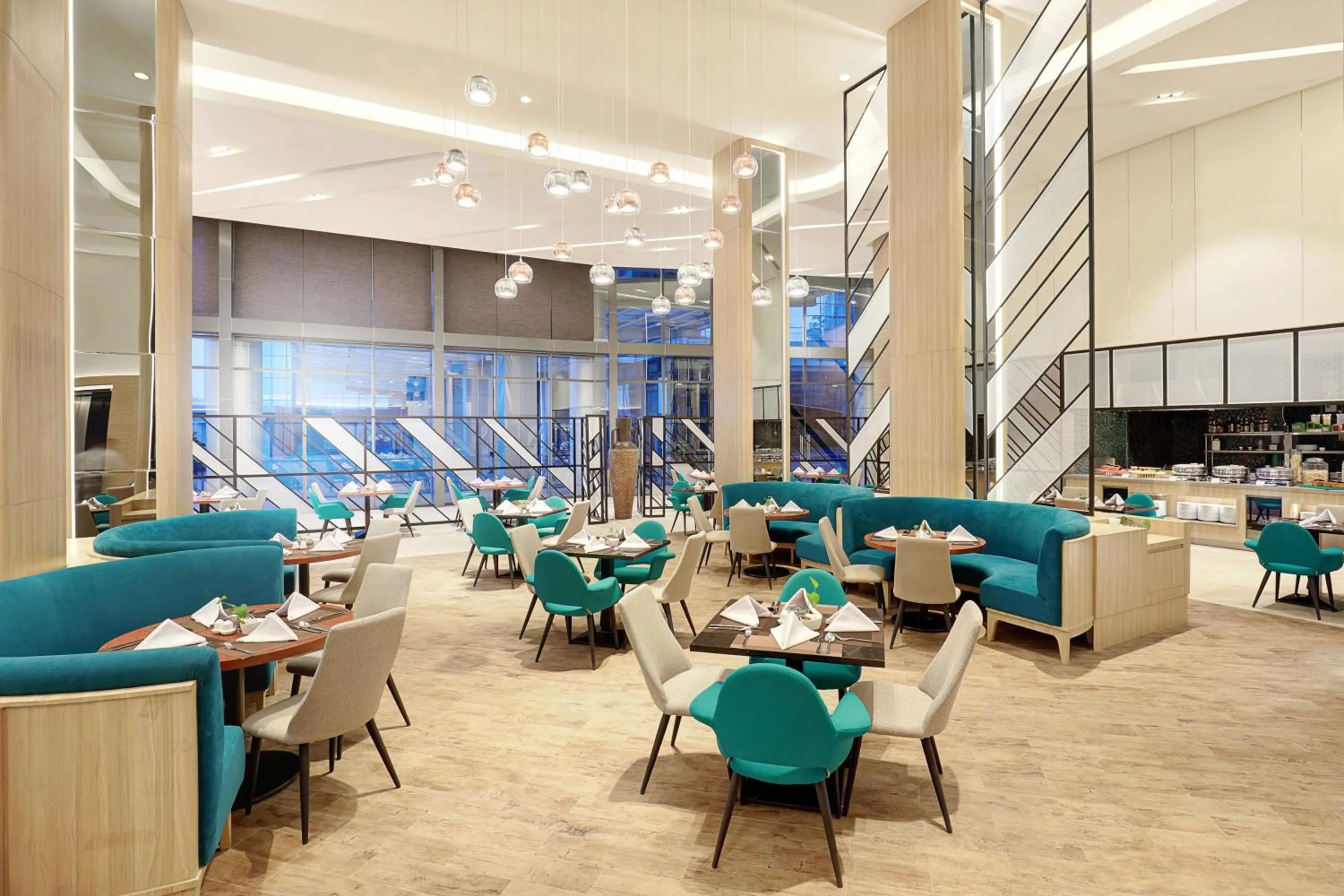 Restaurant/places to eat in Novotel Samator Surabaya Timur