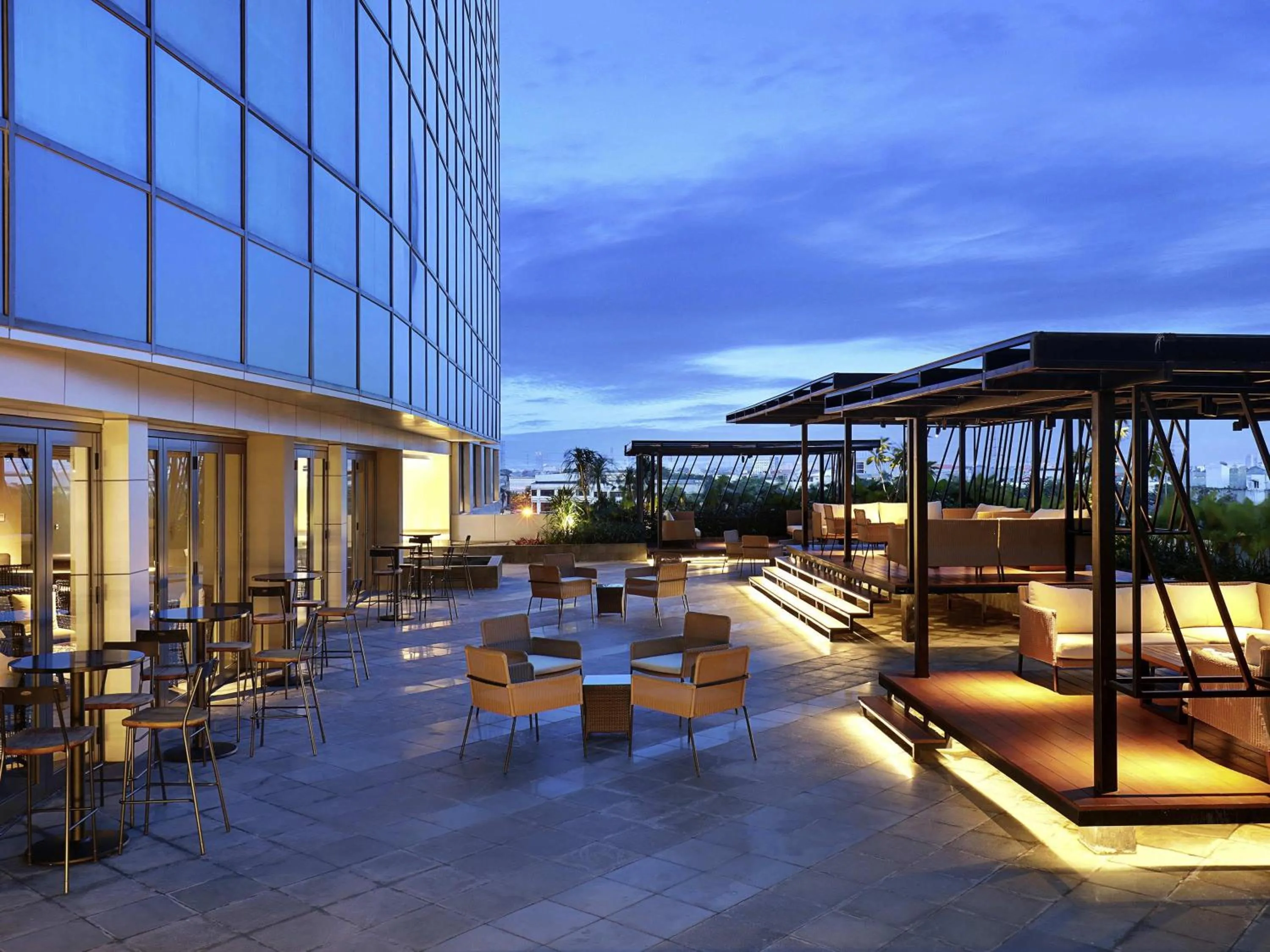 Lounge or bar in Novotel Samator Surabaya Timur