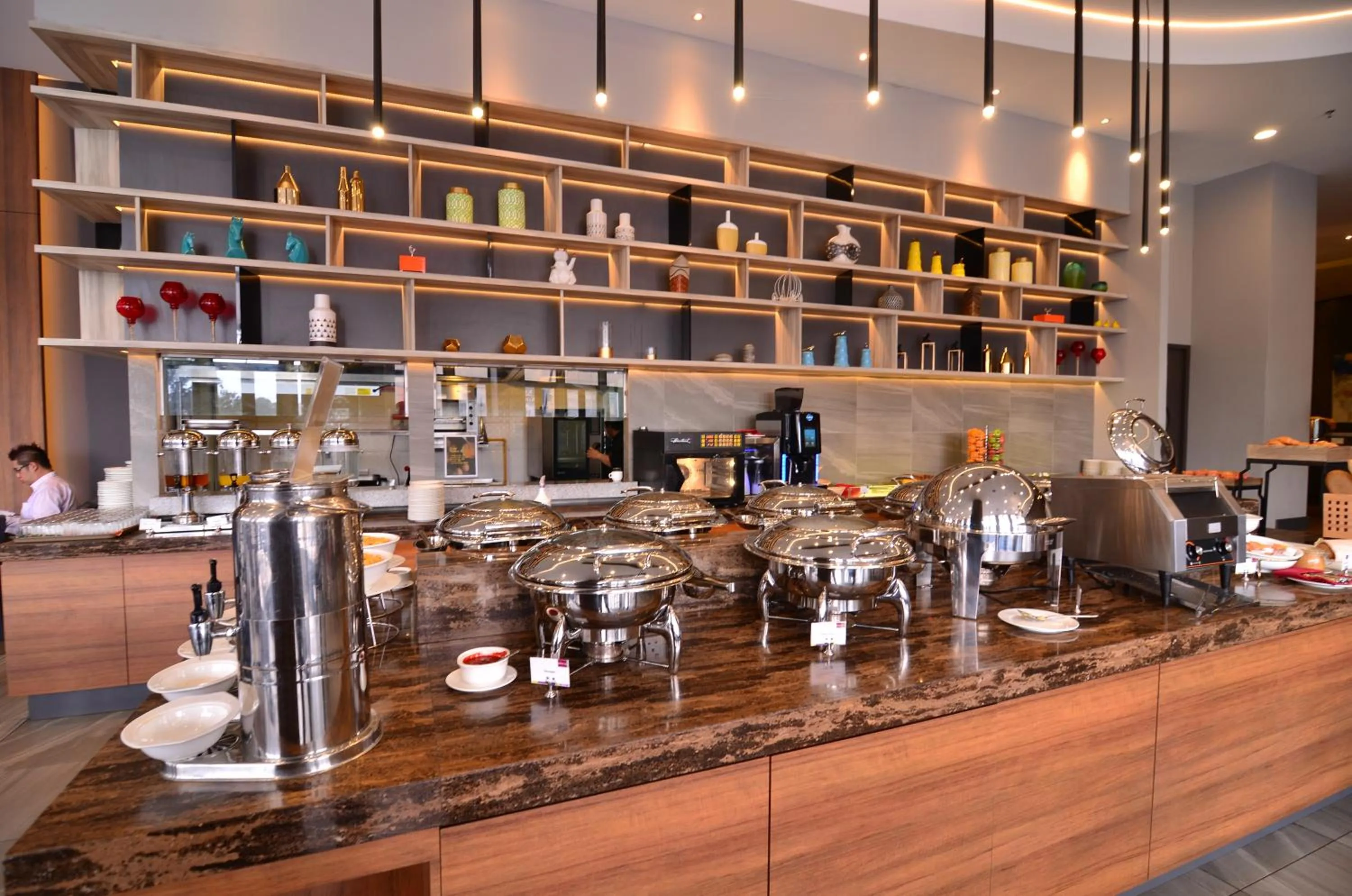 Restaurant/places to eat in Mercure Selangor Selayang