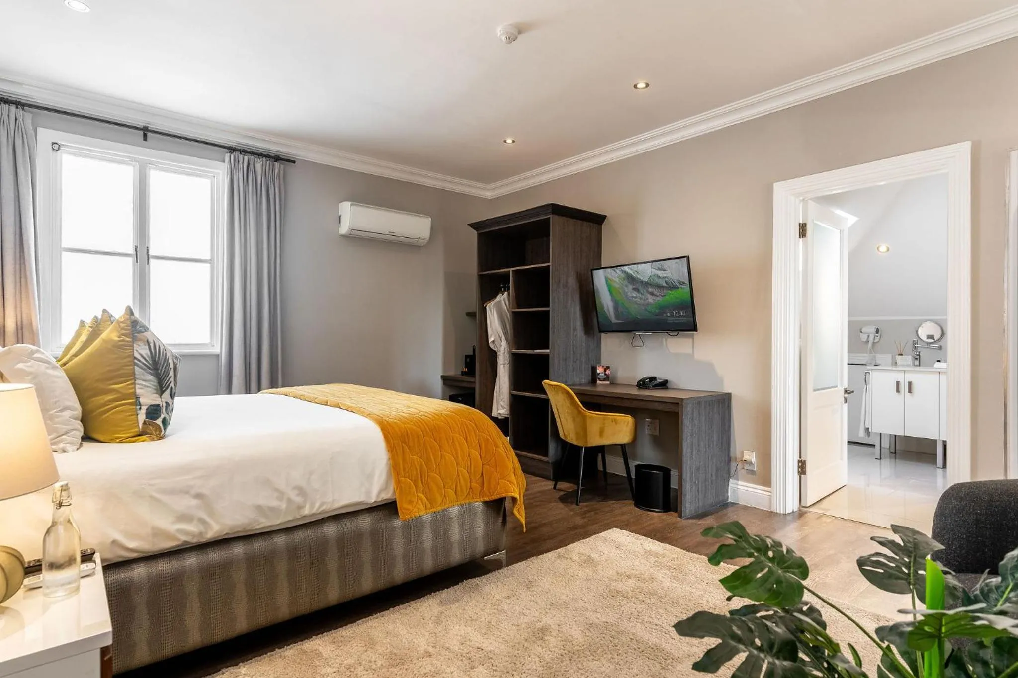 Bedroom, Bed in Cloud 9 Boutique Hotel and Spa