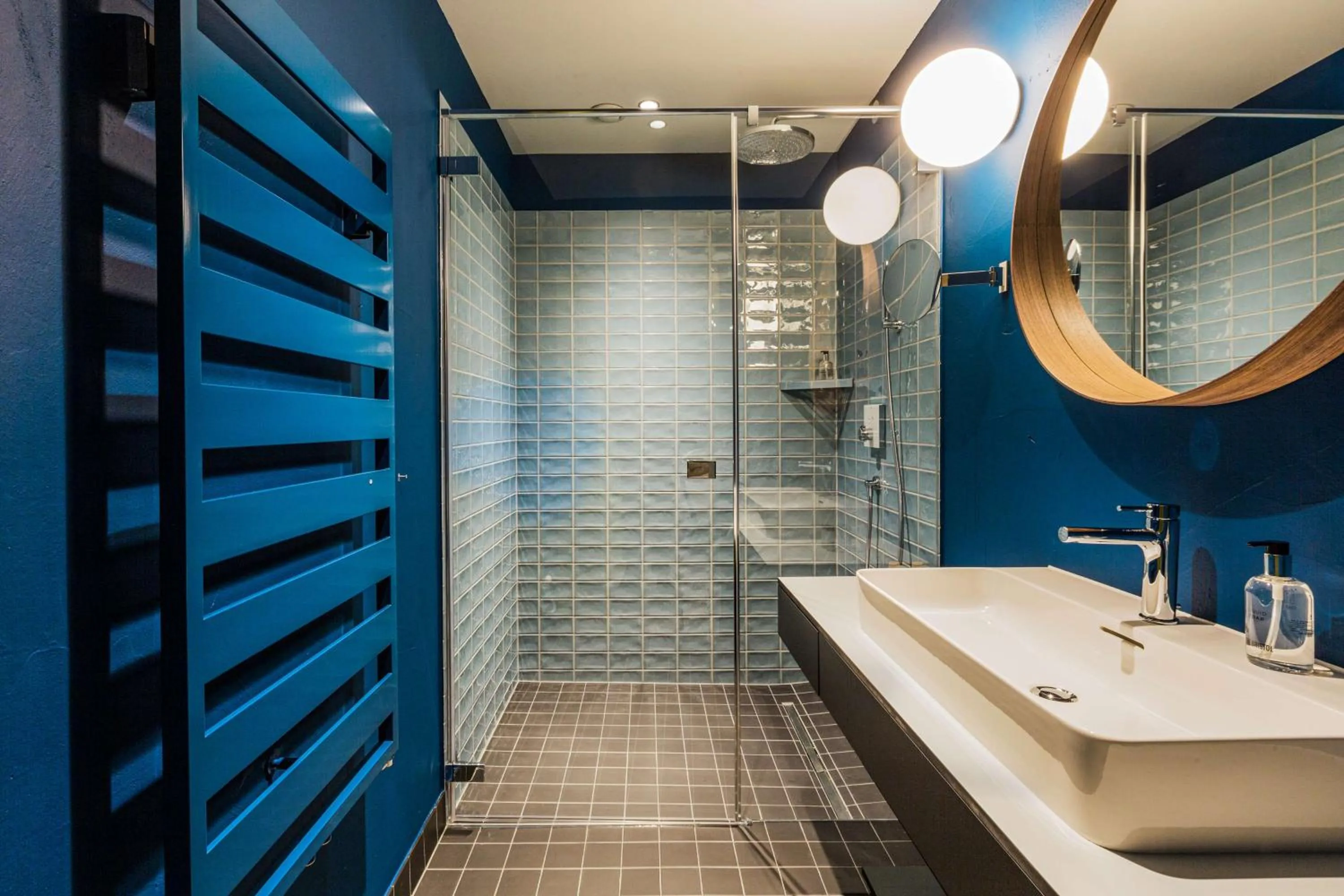 Bedroom in NH Bern The Bristol